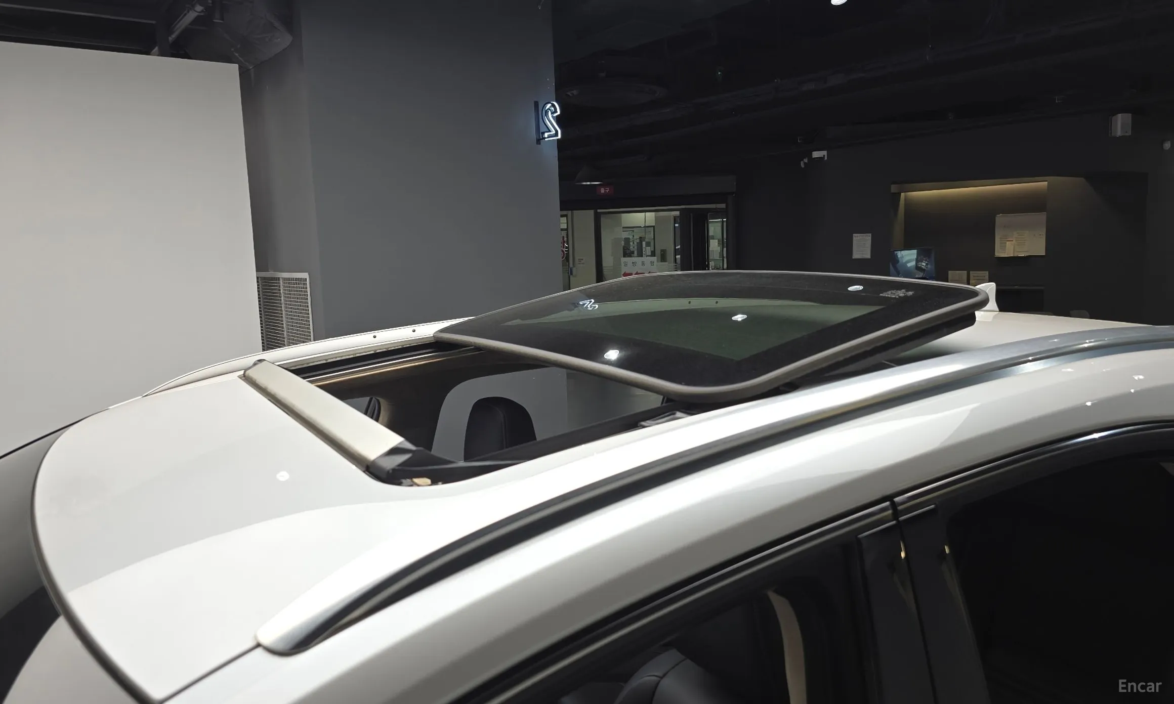 Lexus NX300 превью 19