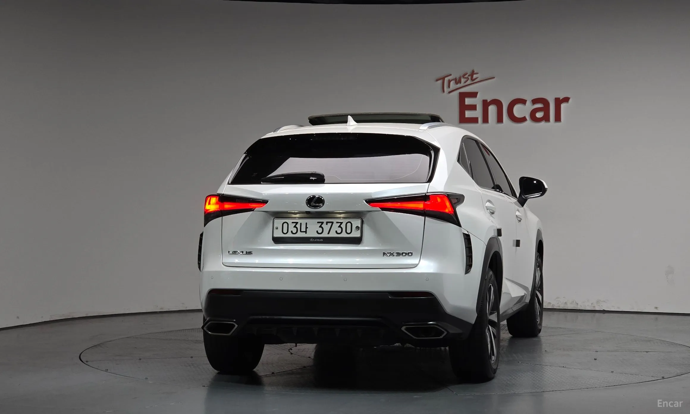 Lexus NX300 превью 4