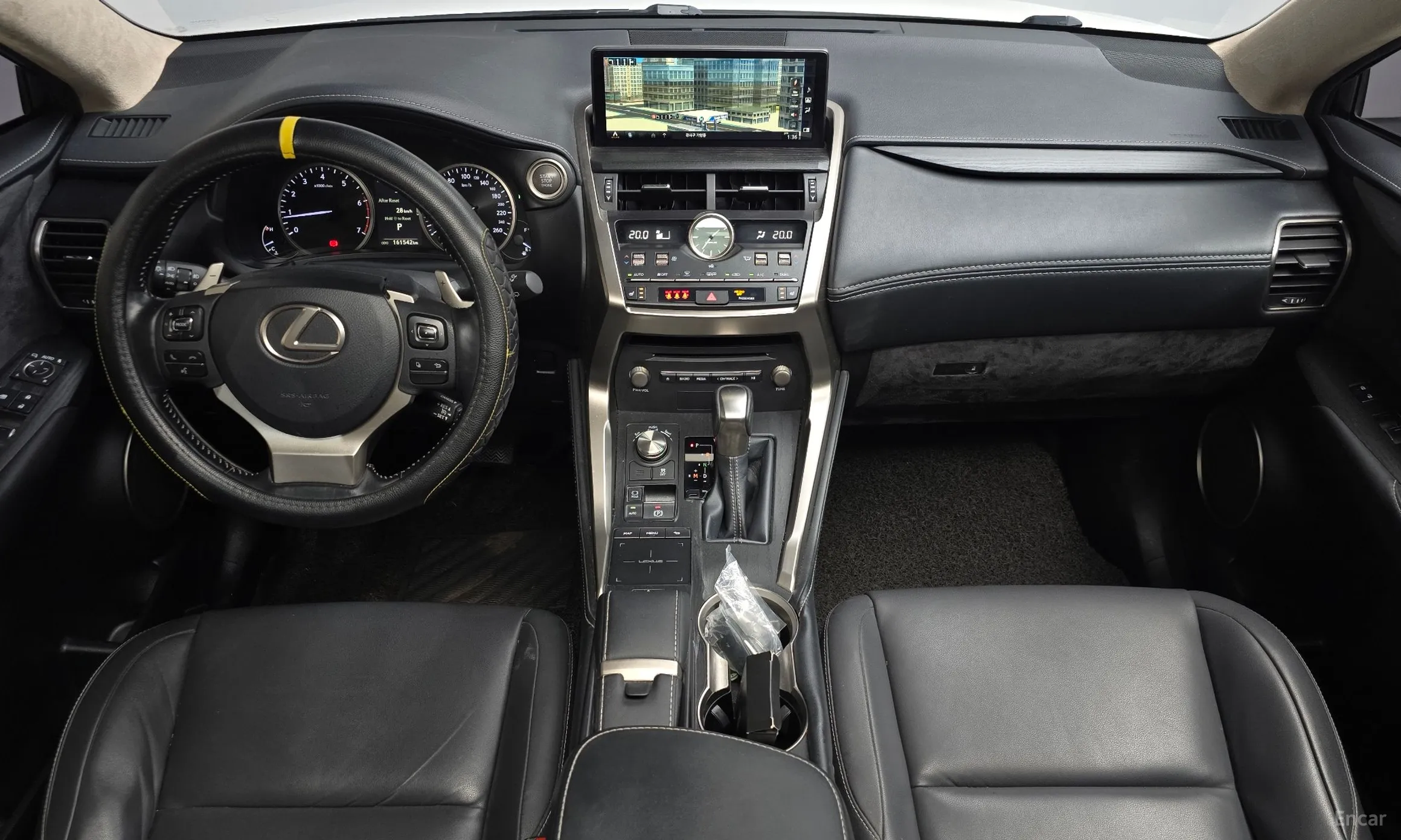 Lexus NX300 превью 7
