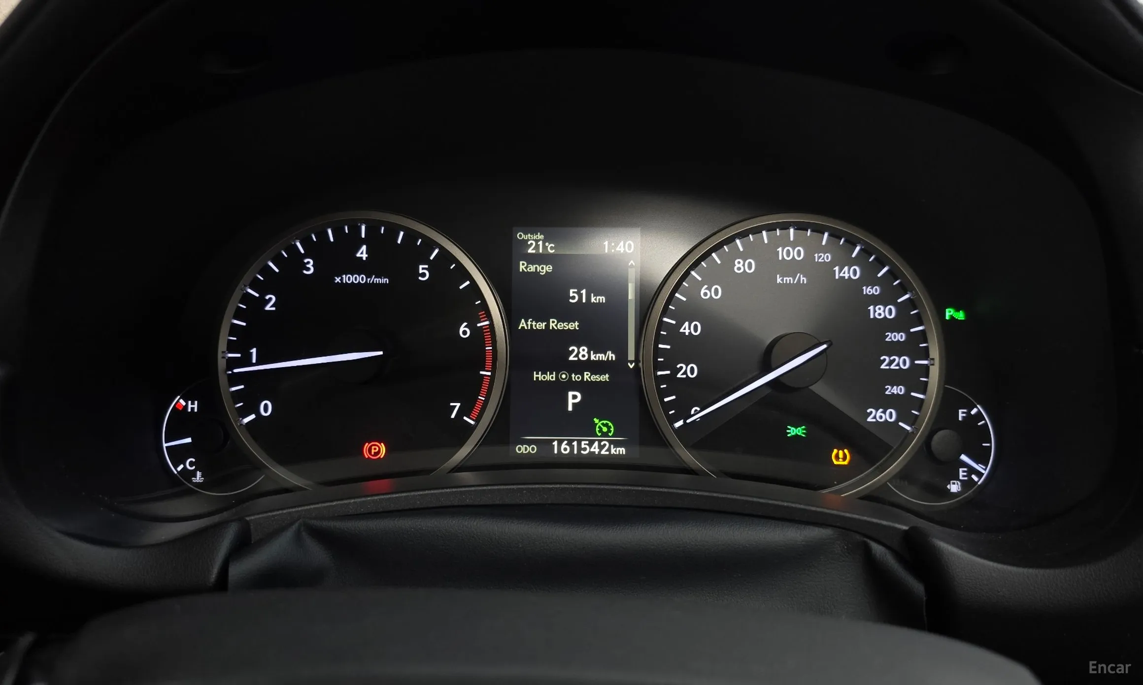 Lexus NX300 превью 8