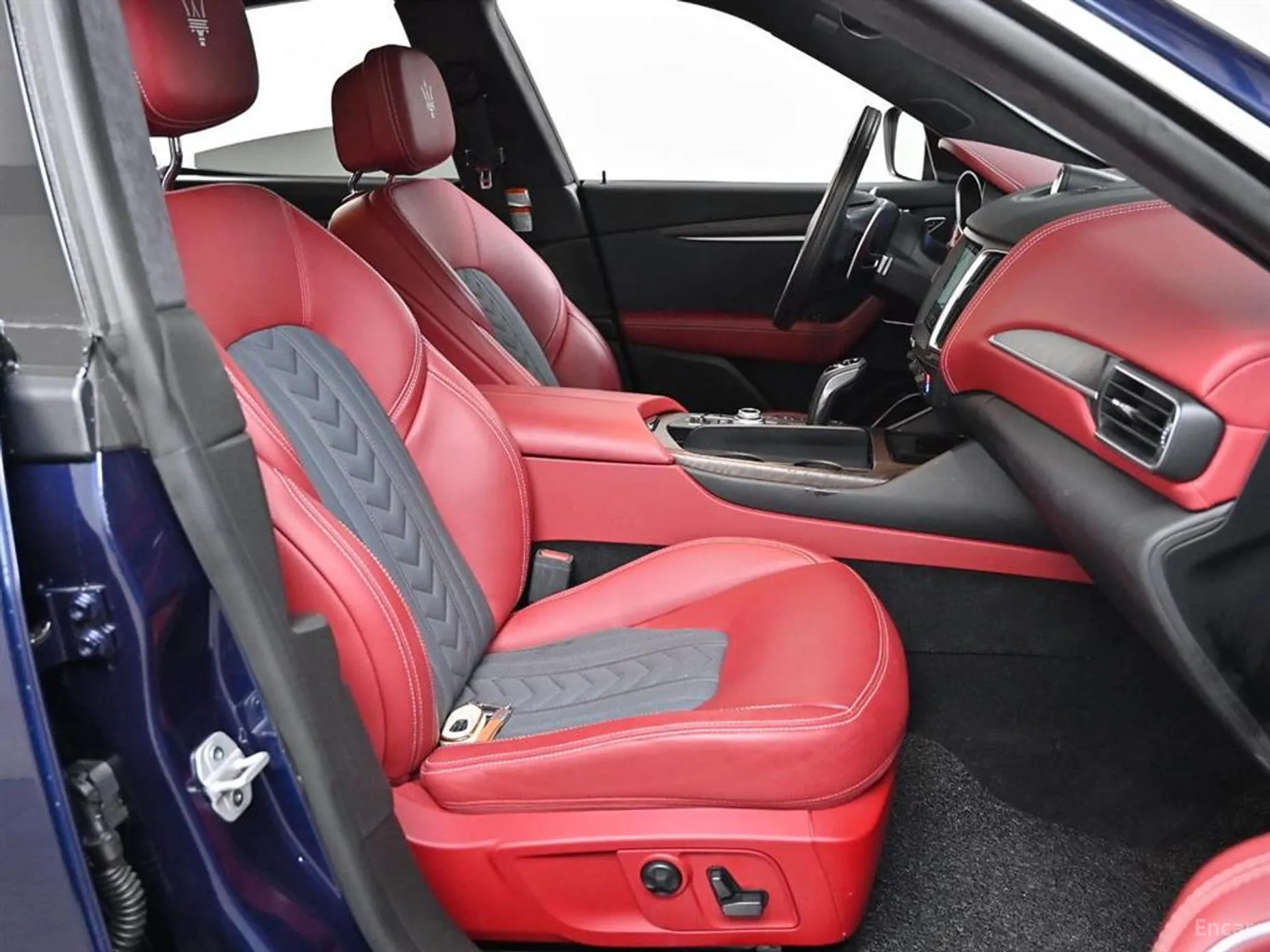 Maserati Levante превью 10