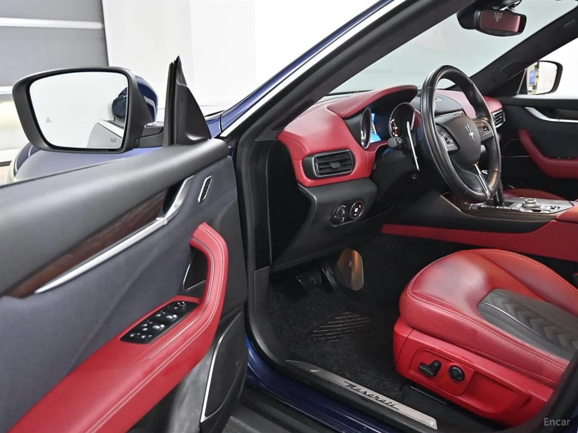 Maserati Levante превью 11