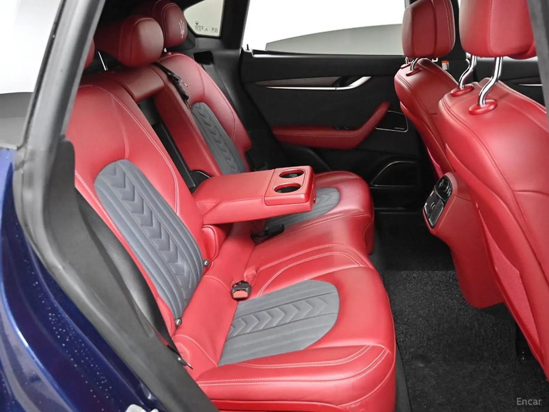 Maserati Levante превью 12