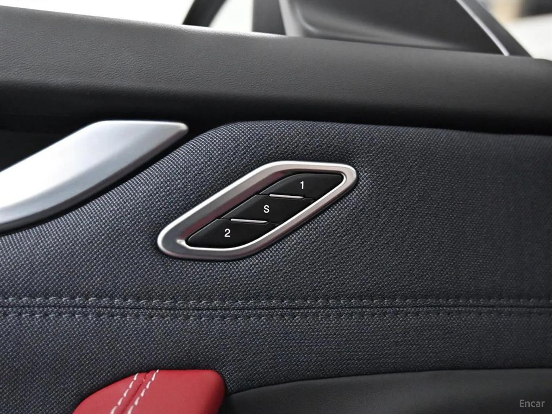 Maserati Levante превью 17