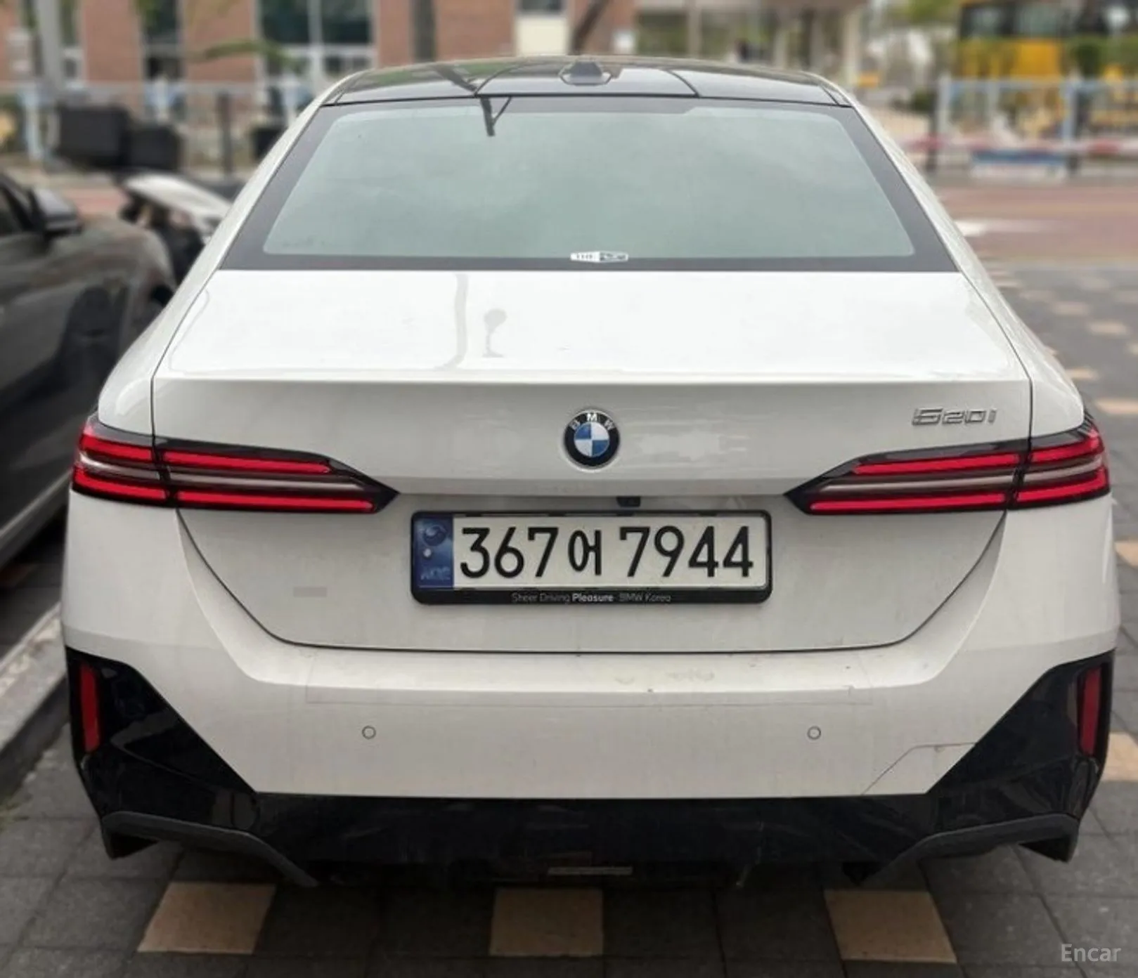 BMW 5 Series (G60) превью 2