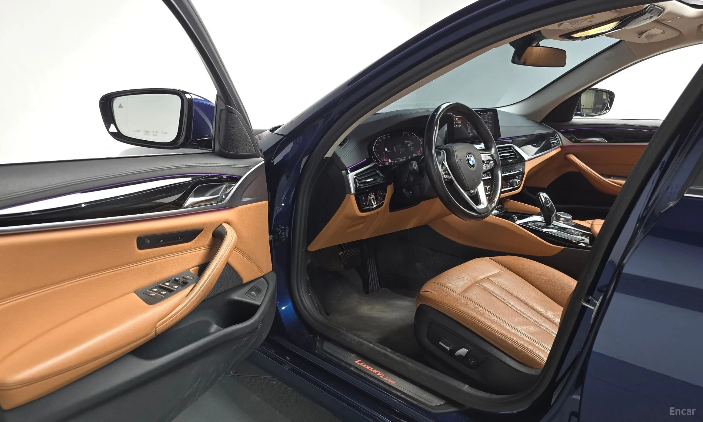 BMW 5 Series (G30) превью 10