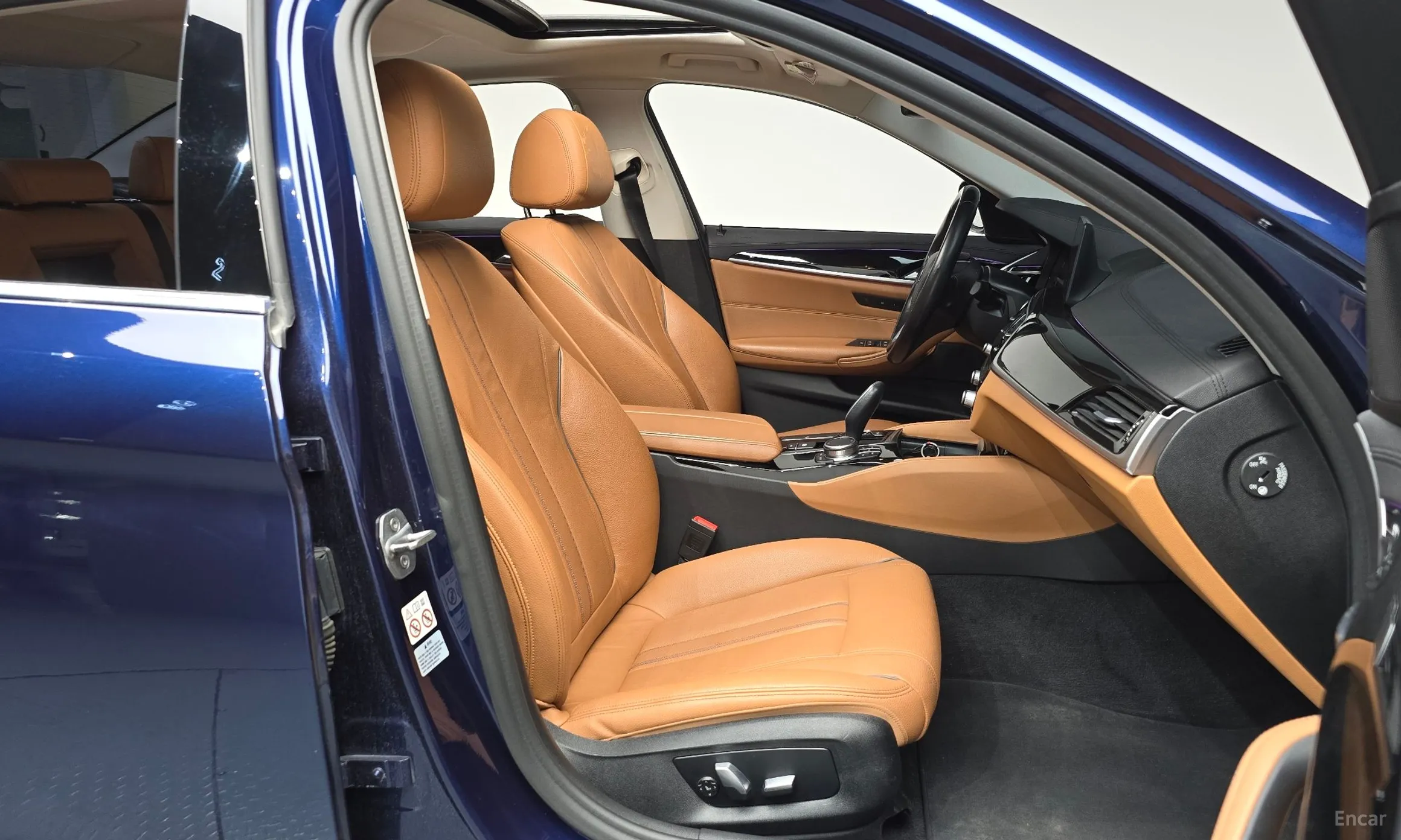 BMW 5 Series (G30) превью 11