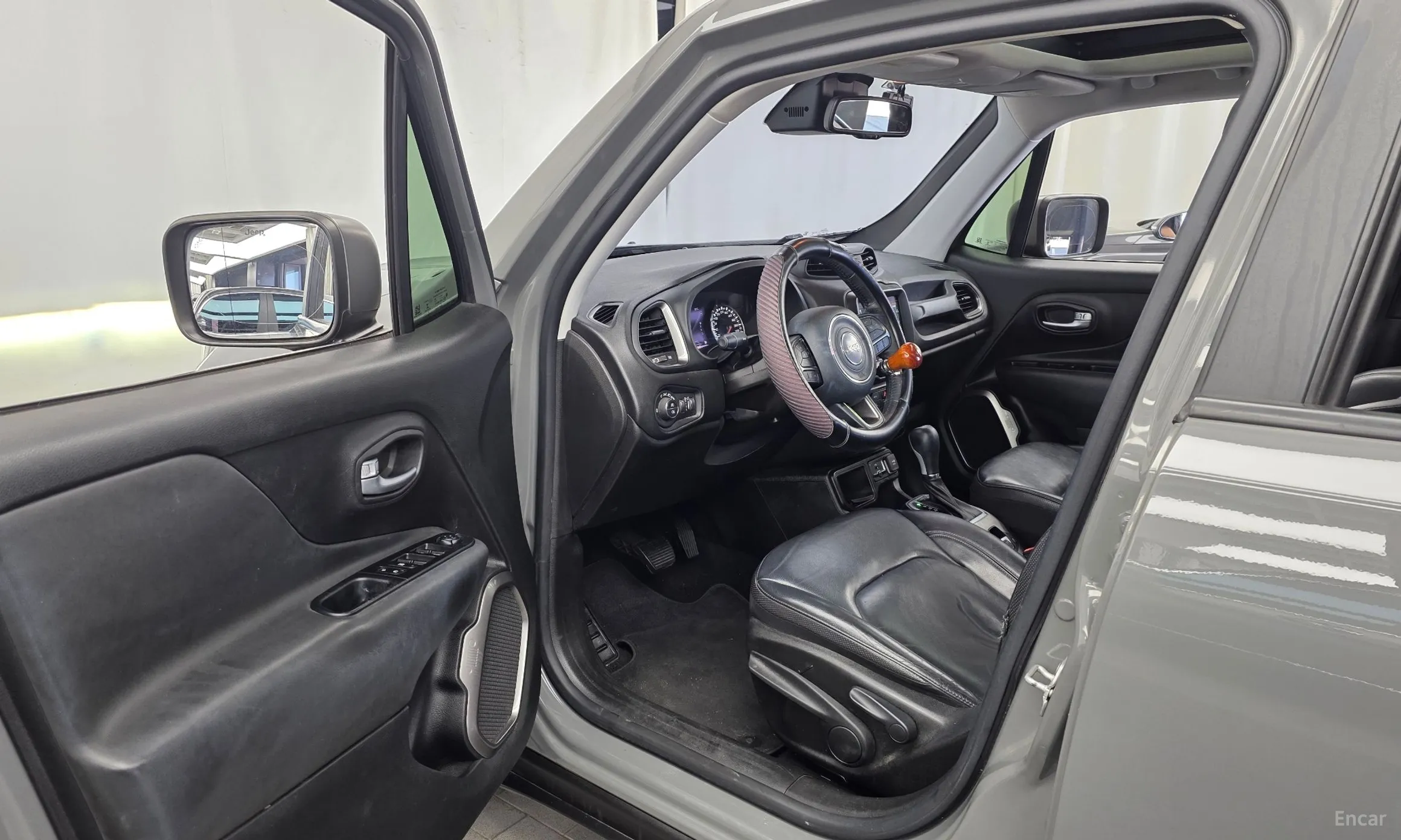 Jeep Renegade превью 10