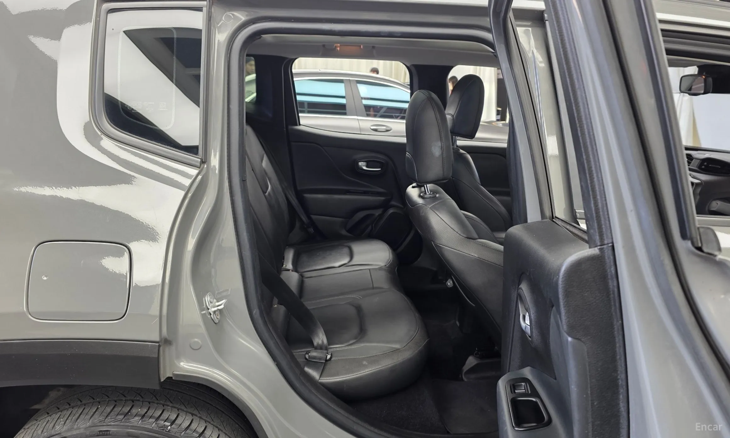 Jeep Renegade превью 12