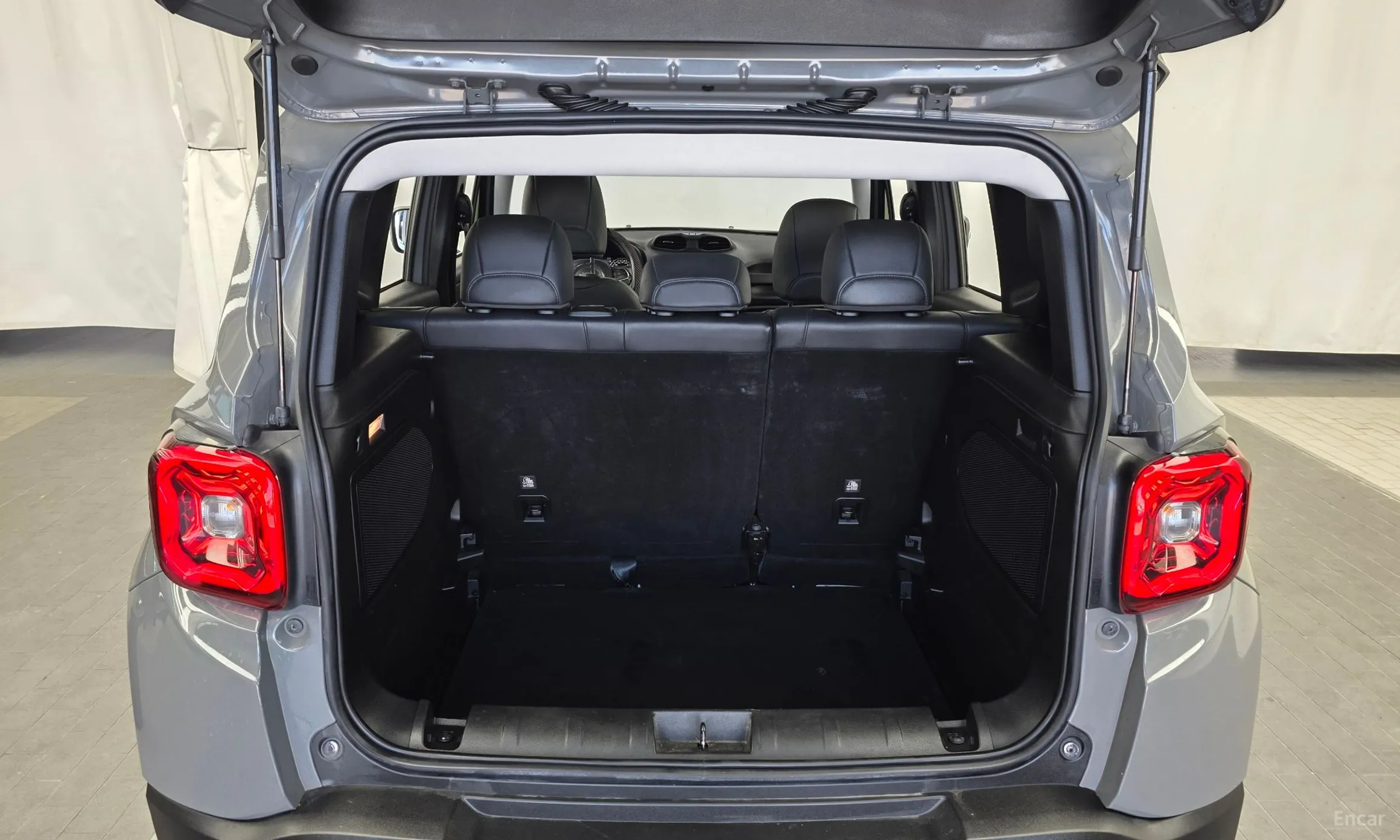 Jeep Renegade превью 20