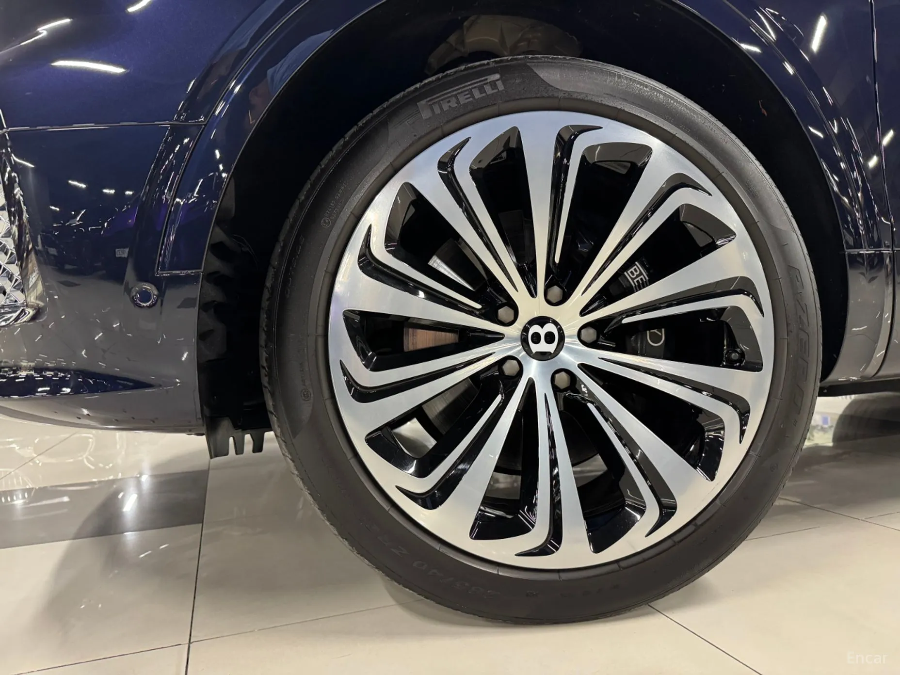 Bentley Bentayga превью 16