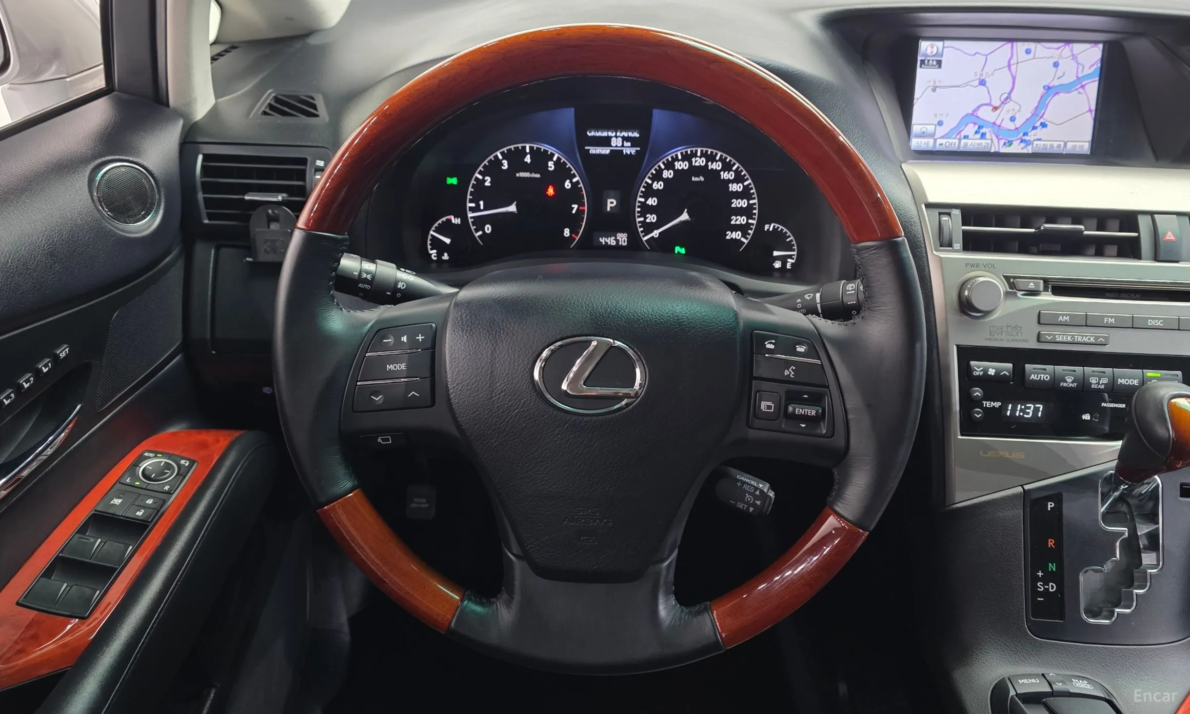 Lexus RX350 превью 14
