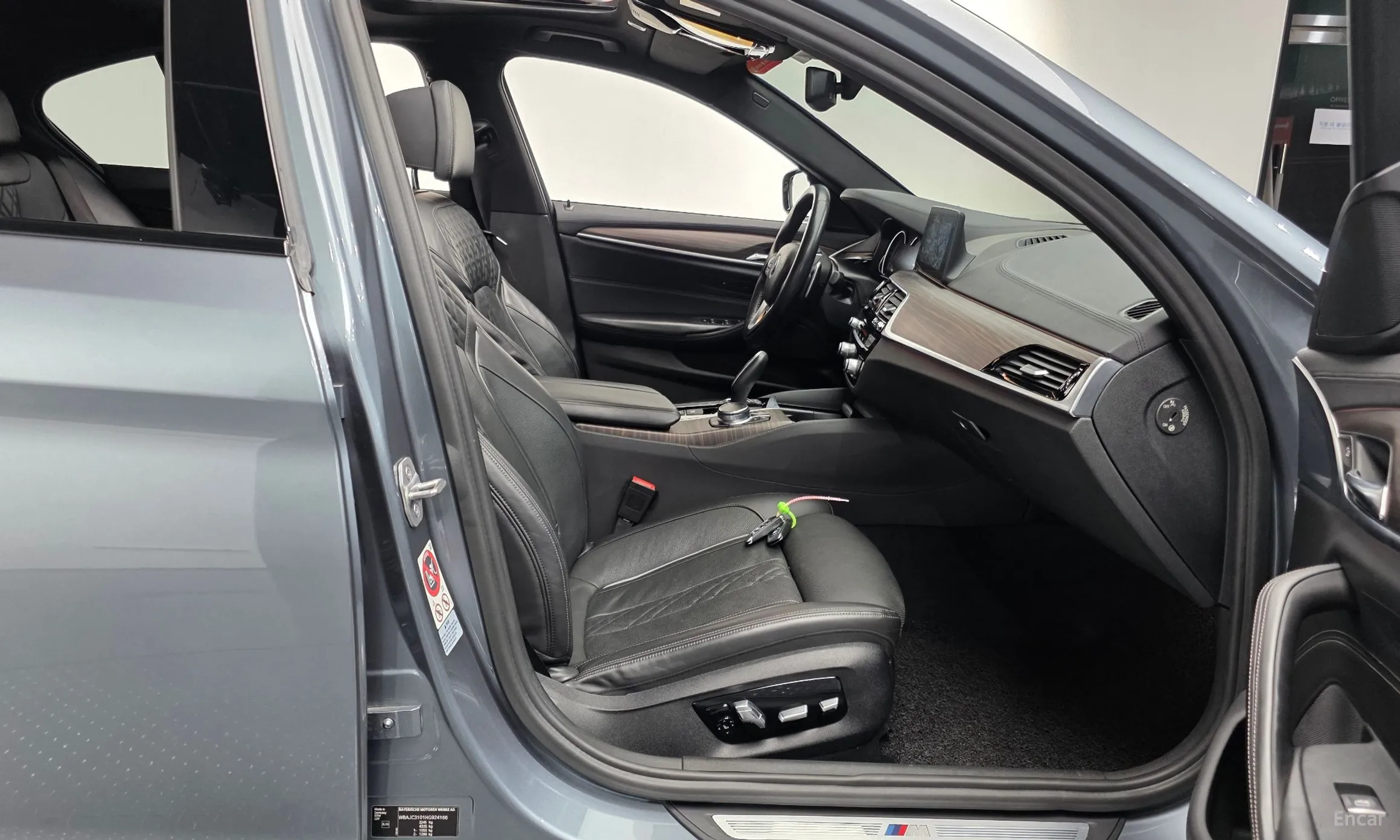 BMW 5 Series (G30) превью 11