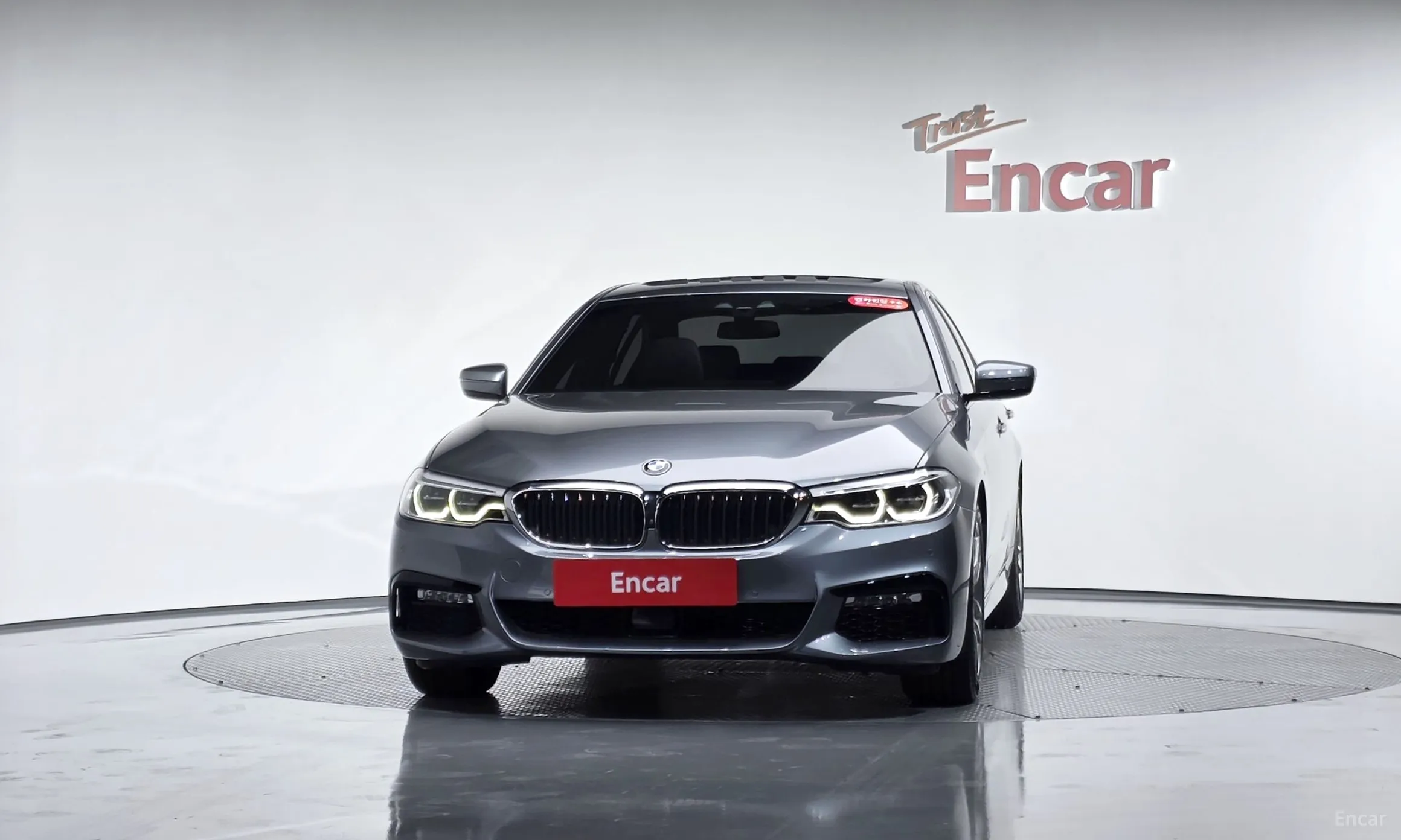 BMW 5 Series (G30) превью 3