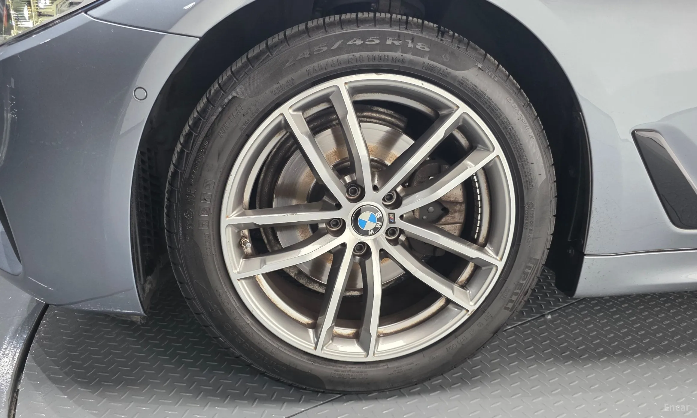BMW 5 Series (G30) превью 5