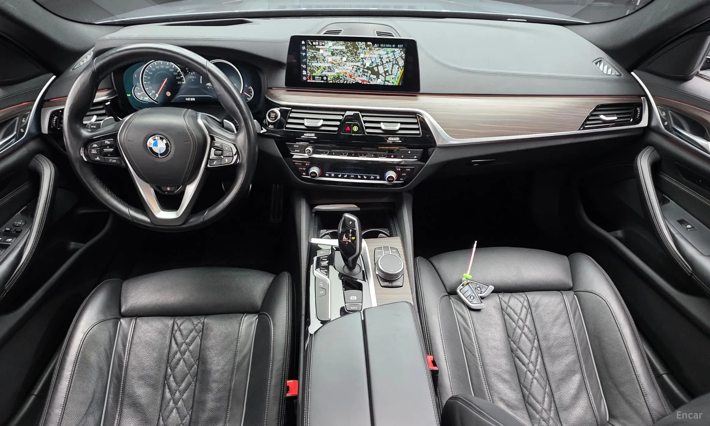 BMW 5 Series (G30) превью 7