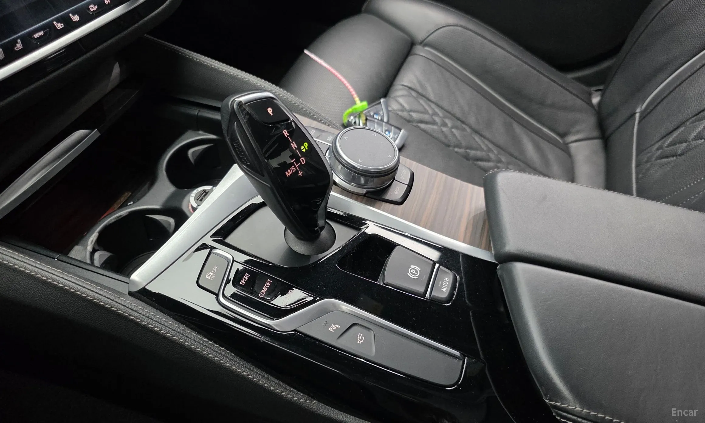 BMW 5 Series (G30) превью 9