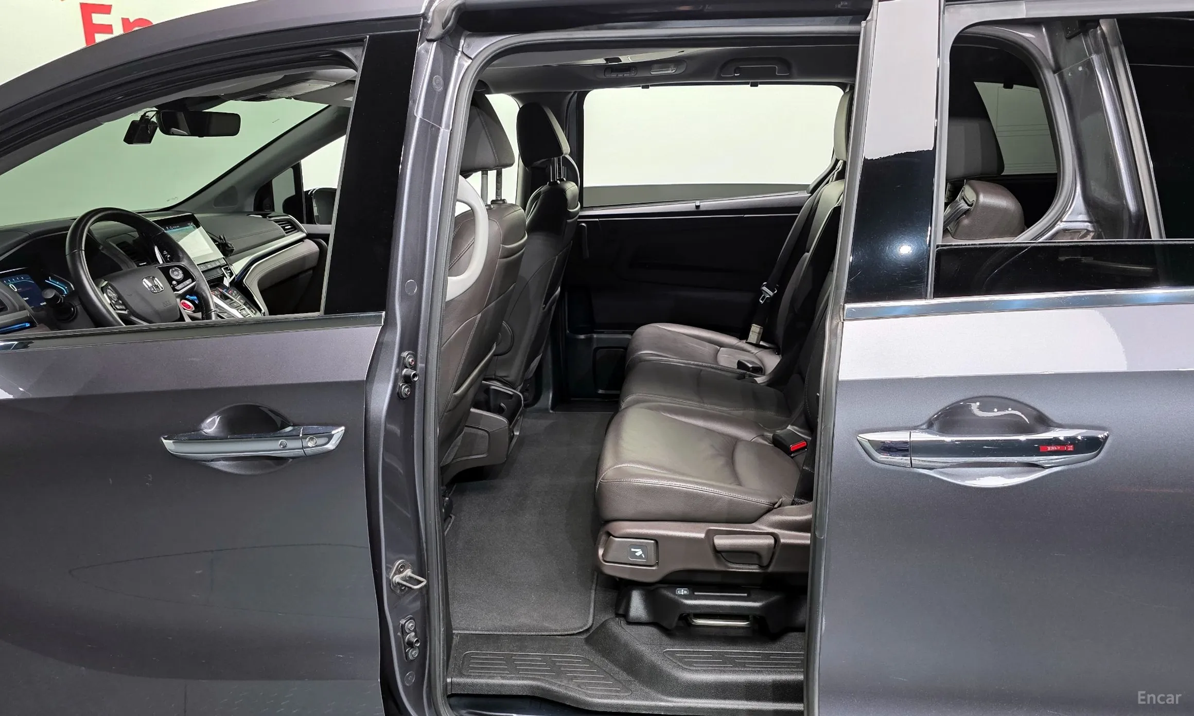 Honda Odyssey превью 11