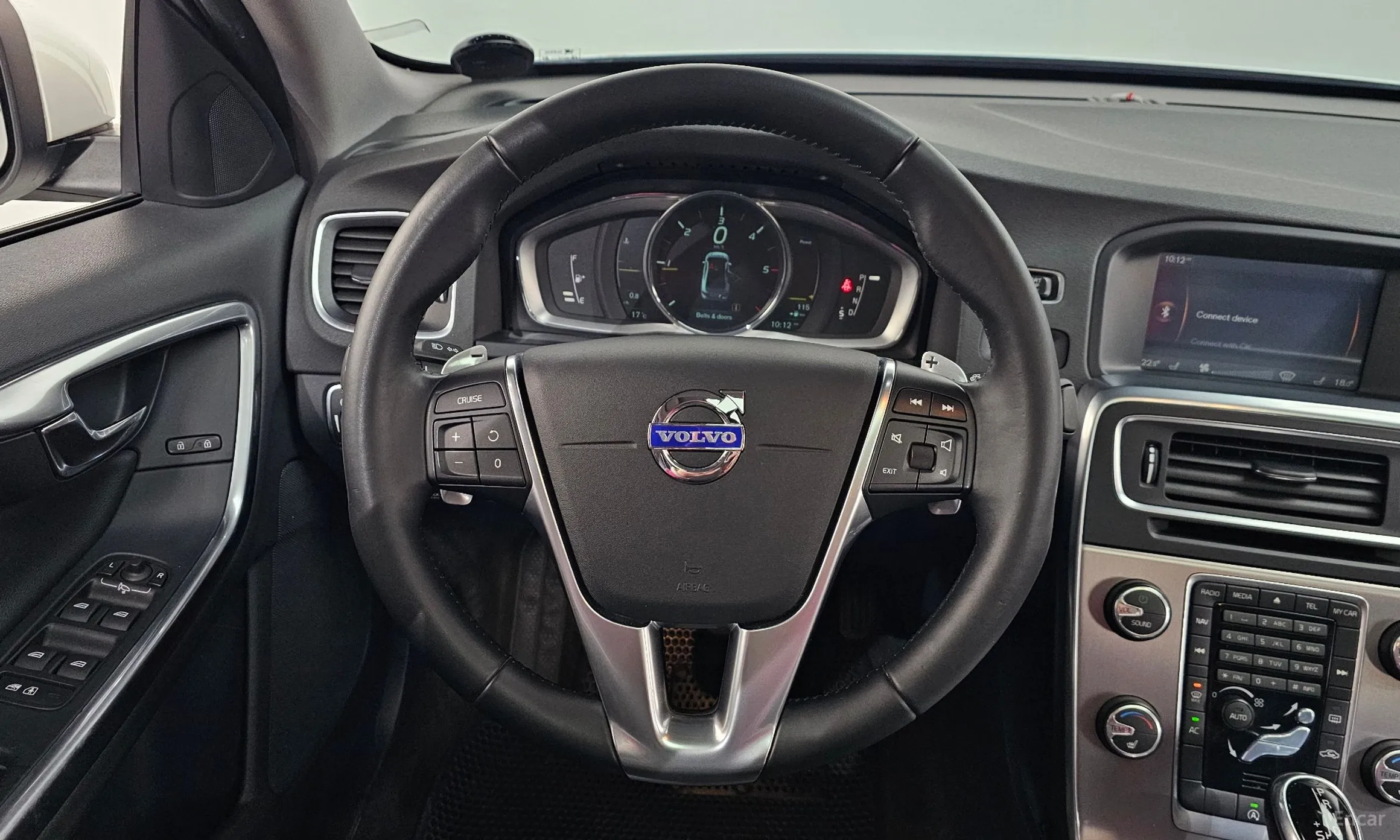 Volvo S60 превью 13