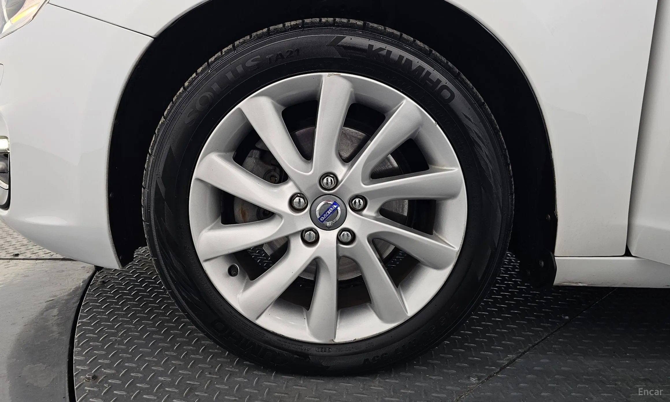 Volvo S60 превью 5