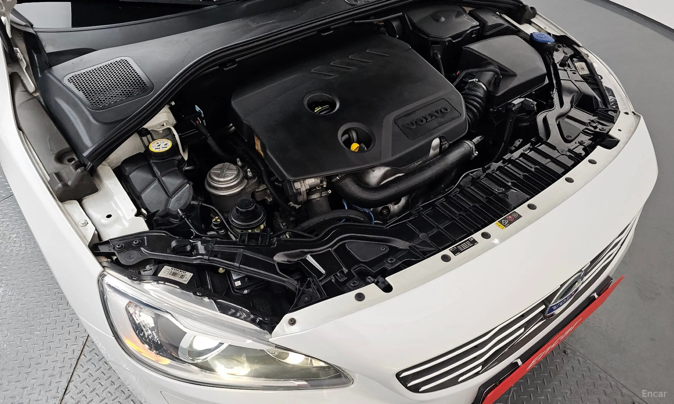 Volvo S60 превью 6