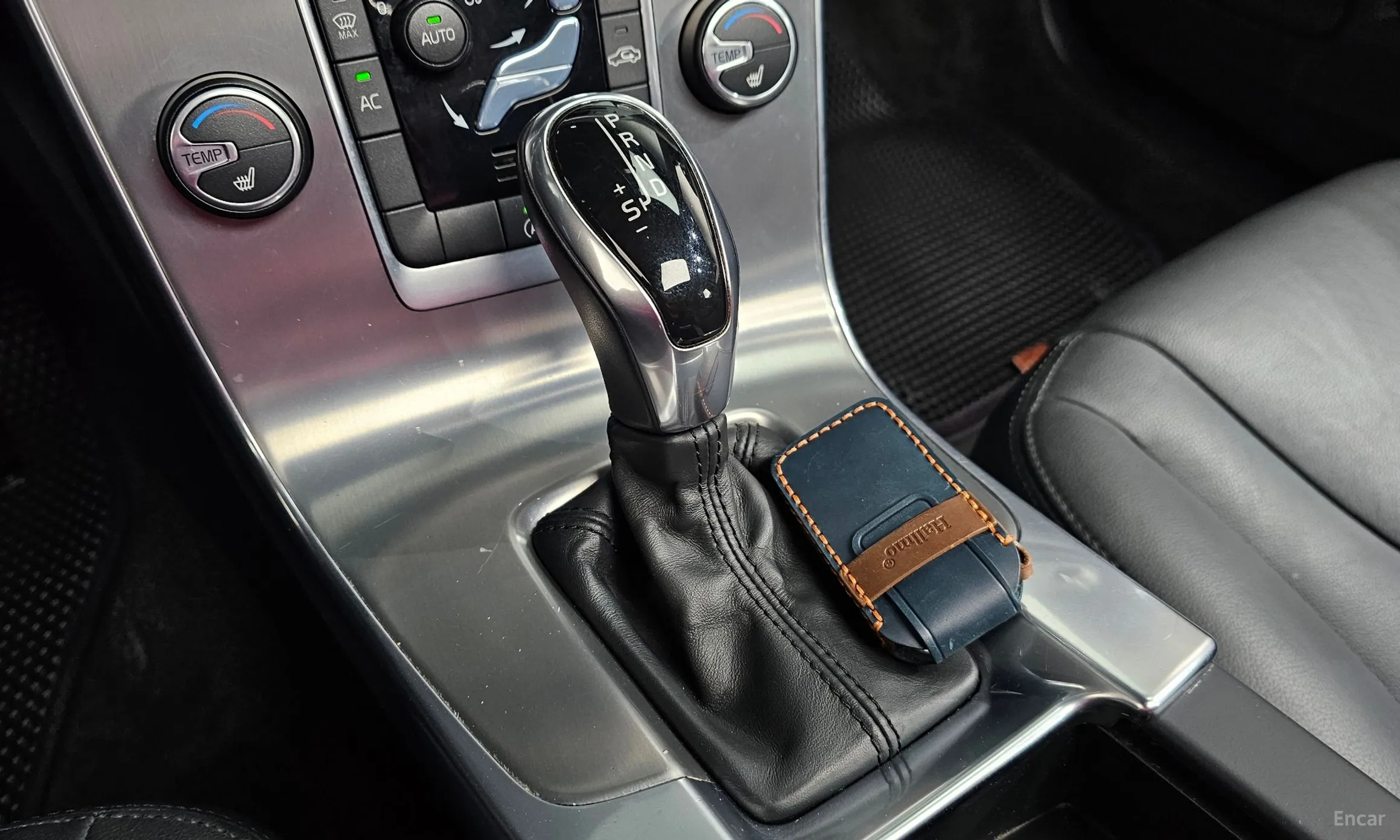 Volvo S60 превью 9