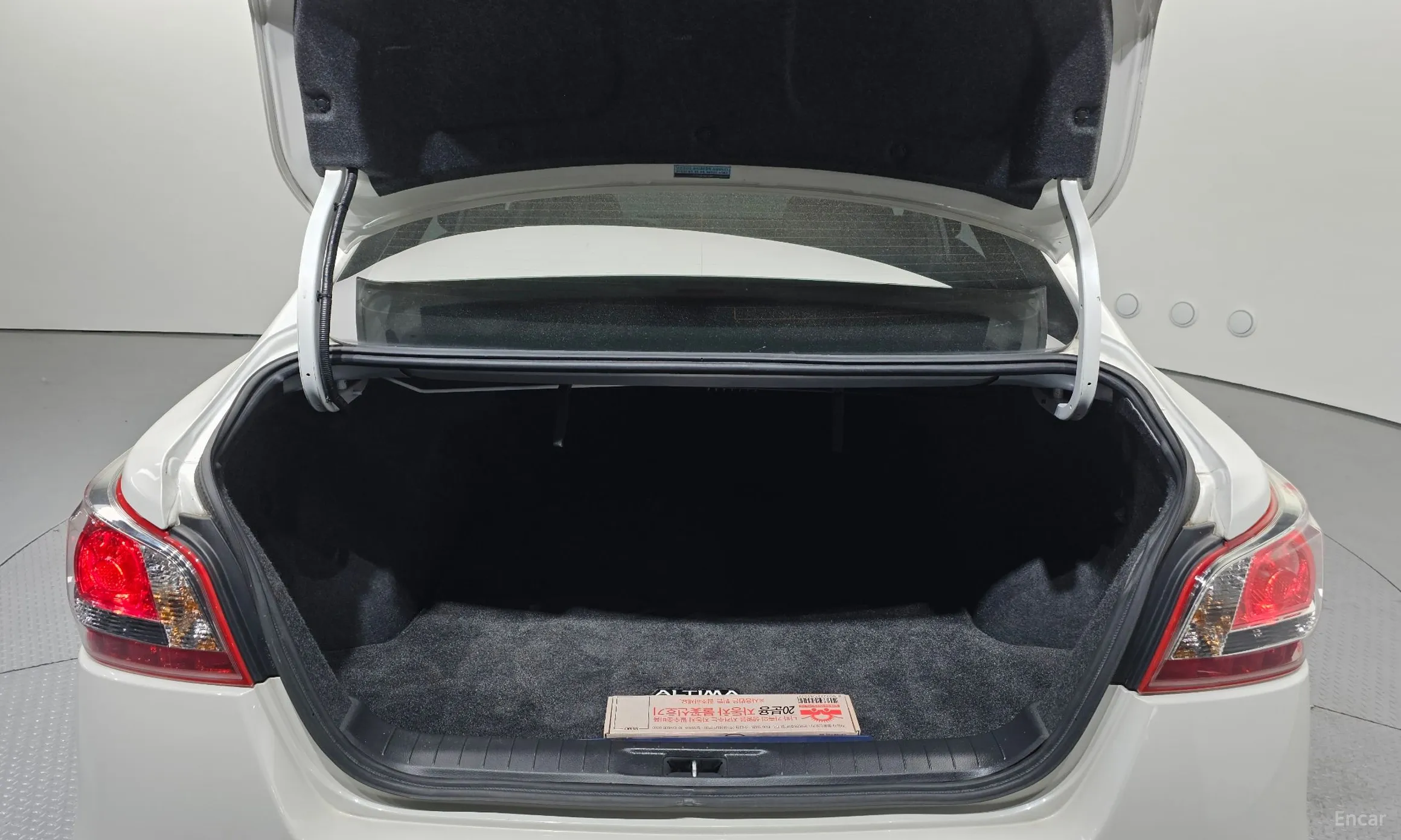 Nissan Altima превью 20