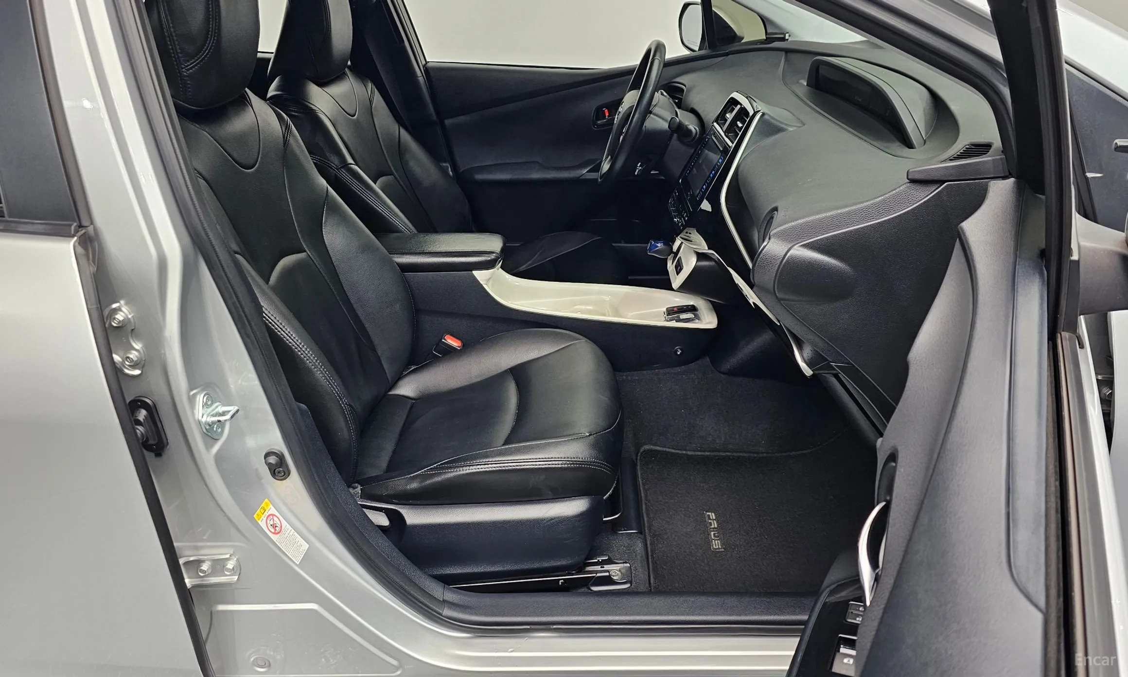 Toyota Prius 4th Generation превью 11