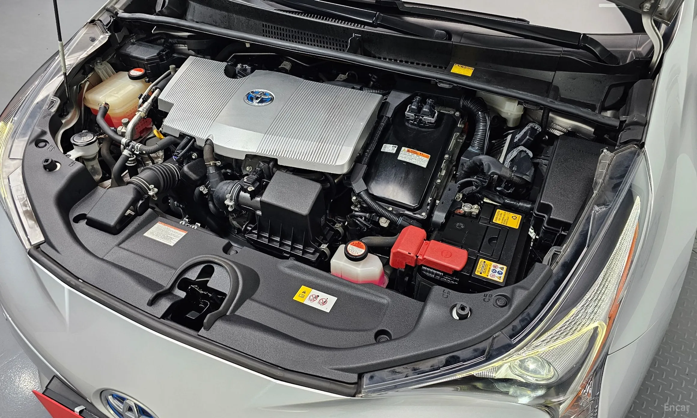 Toyota Prius 4th Generation превью 6