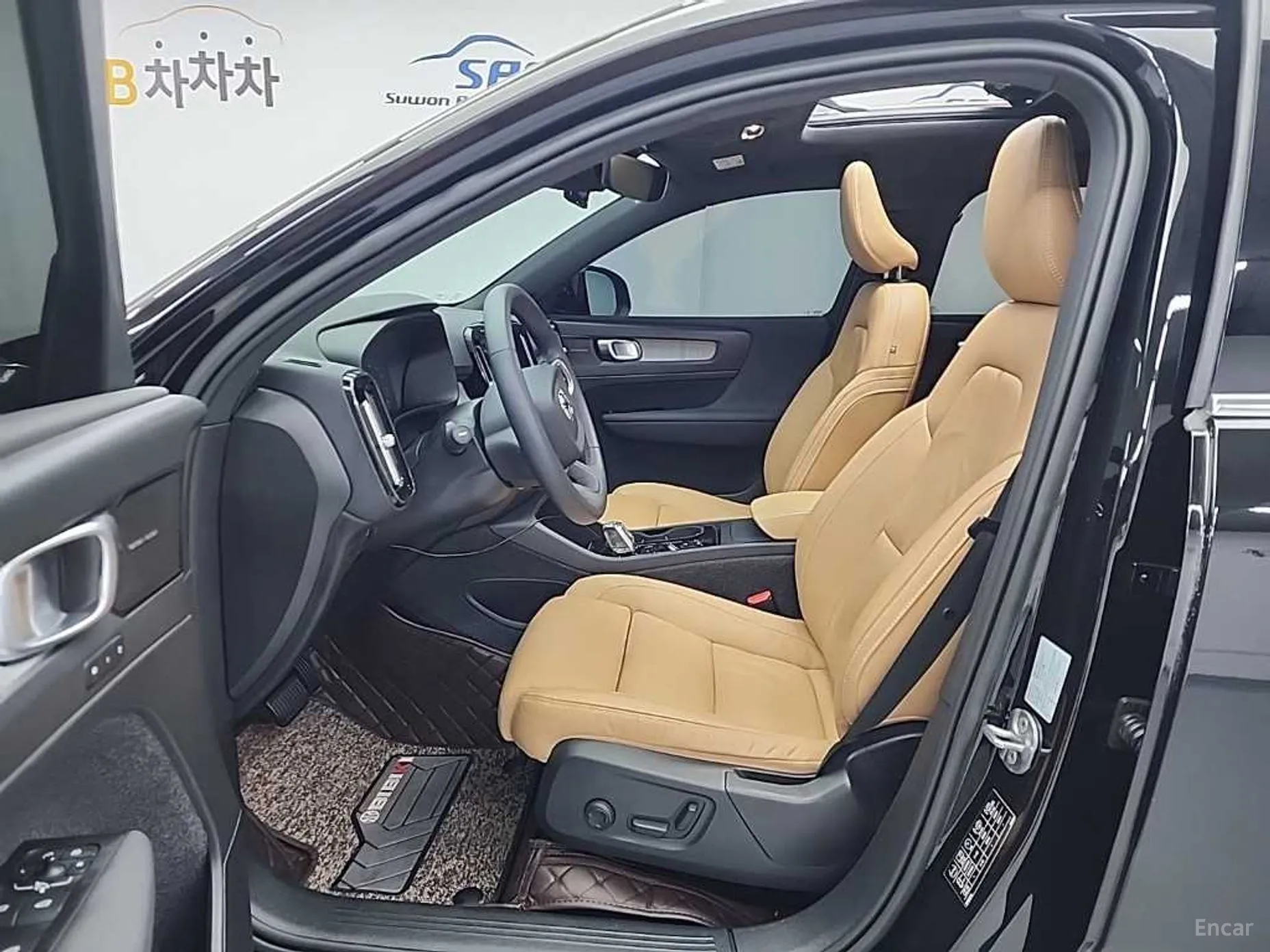 Volvo XC40 превью 11