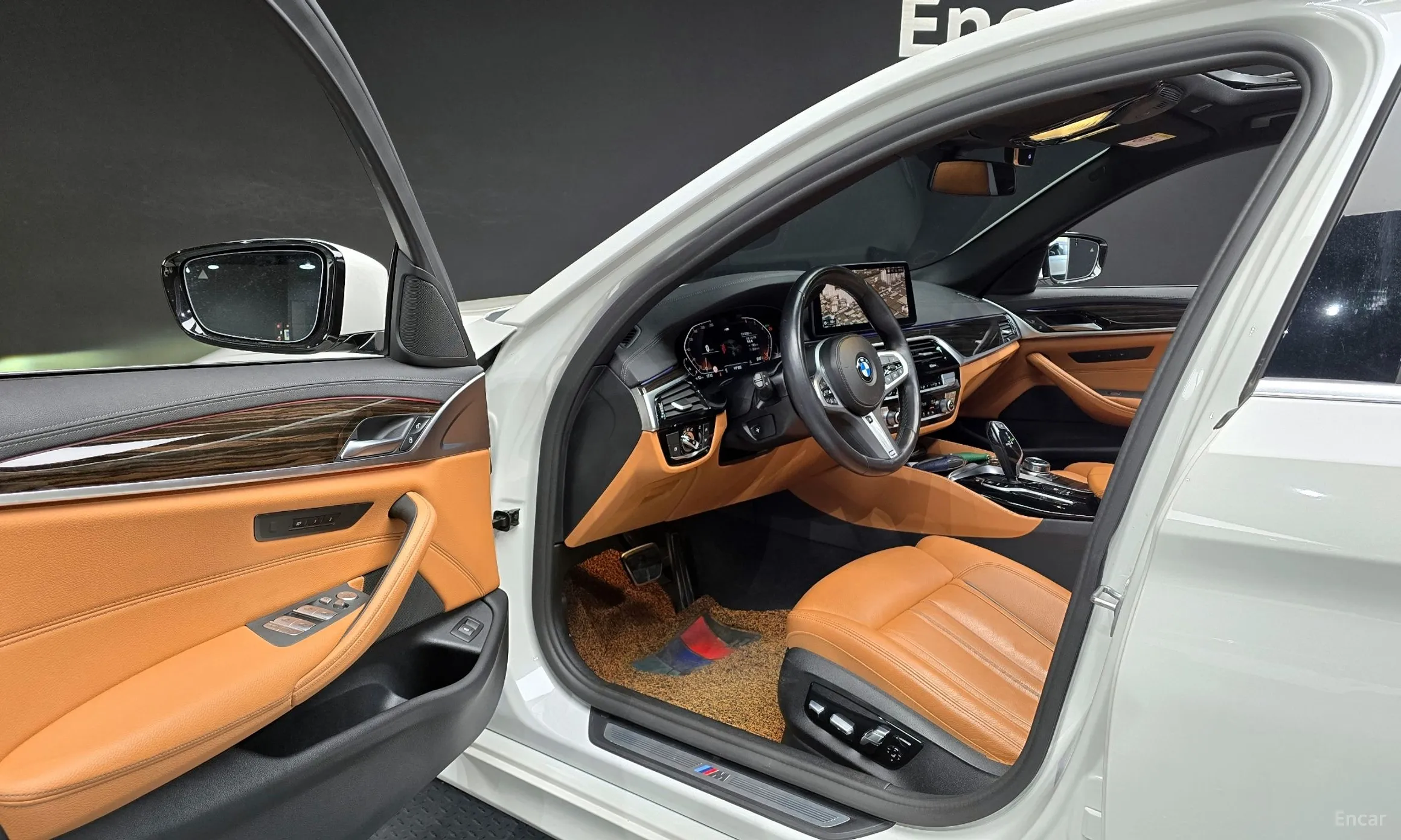 BMW 5 Series (G30) превью 10