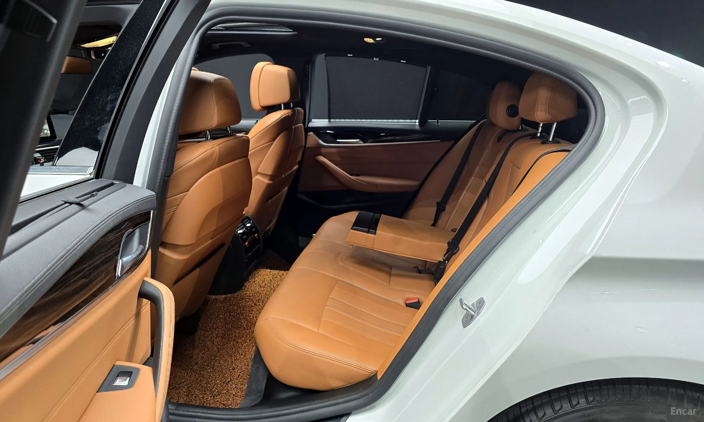 BMW 5 Series (G30) превью 12