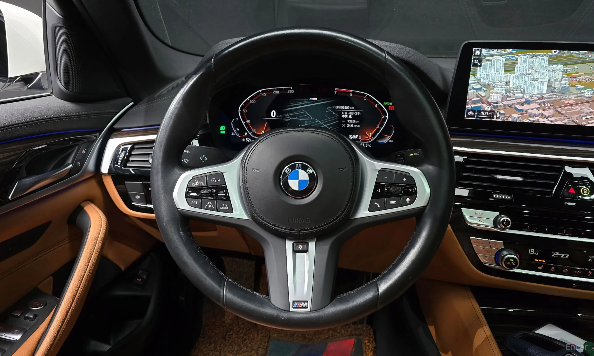 BMW 5 Series (G30) превью 13