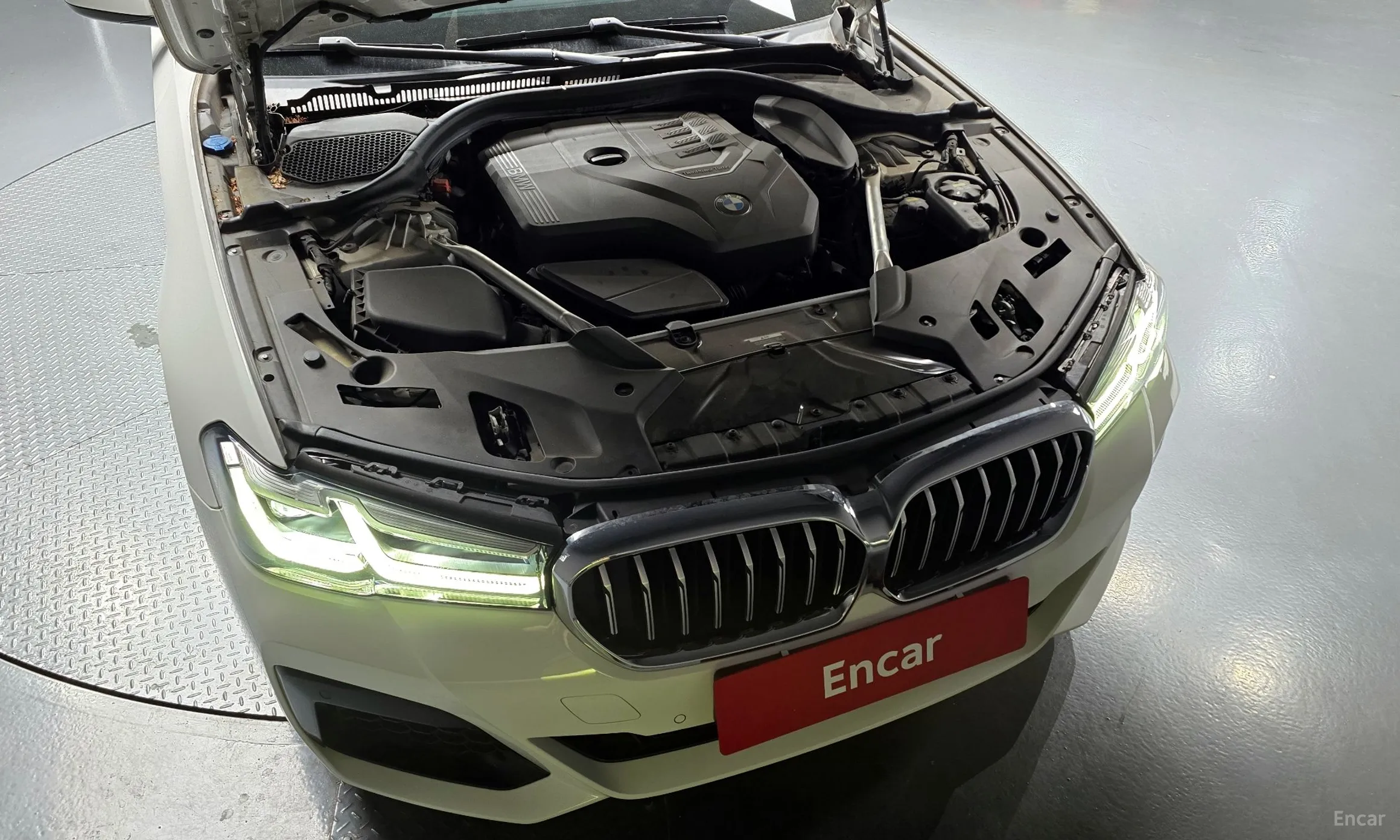 BMW 5 Series (G30) превью 6