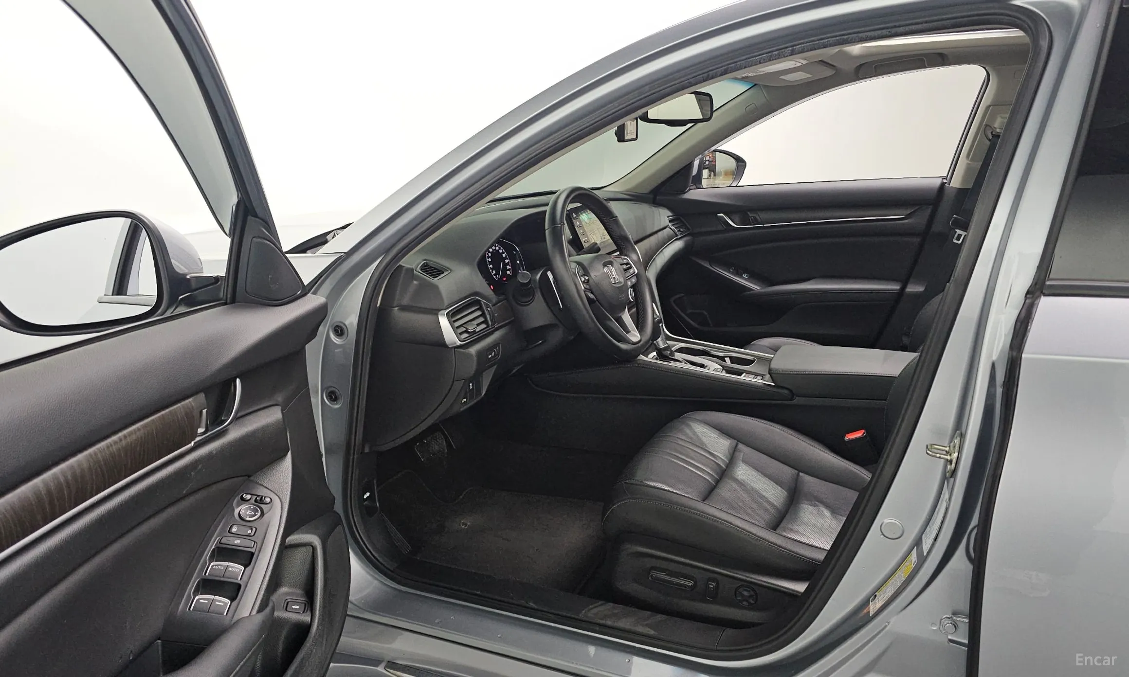 Honda Accord 10th Generation превью 10