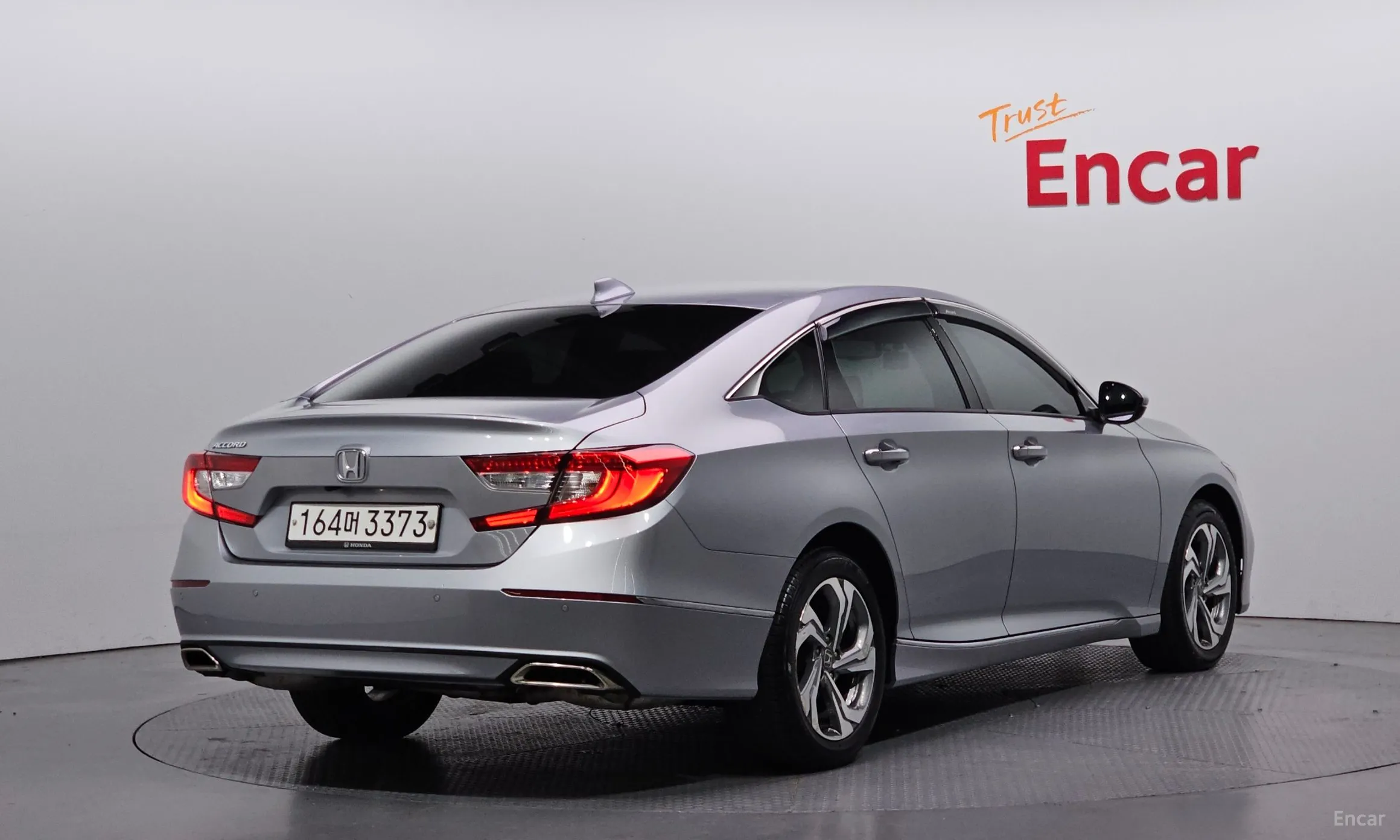 Honda Accord 10th Generation превью 2