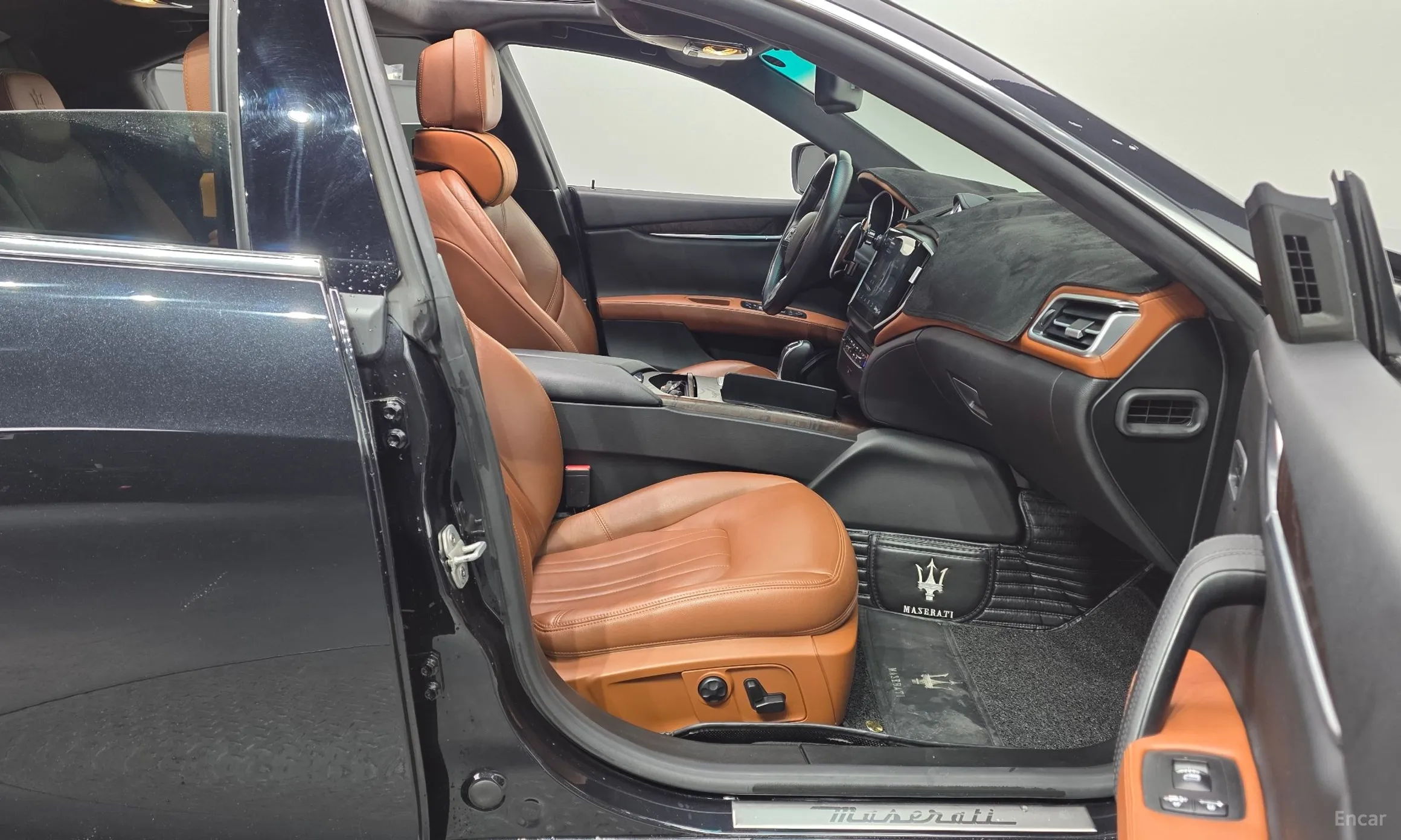 Maserati Ghibli превью 11