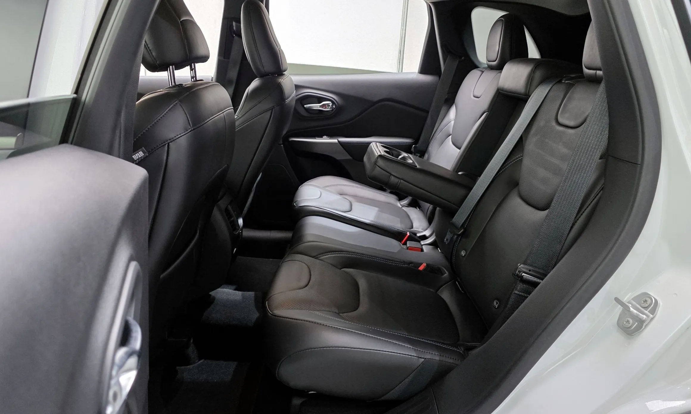 Jeep Cherokee (KL) превью 12