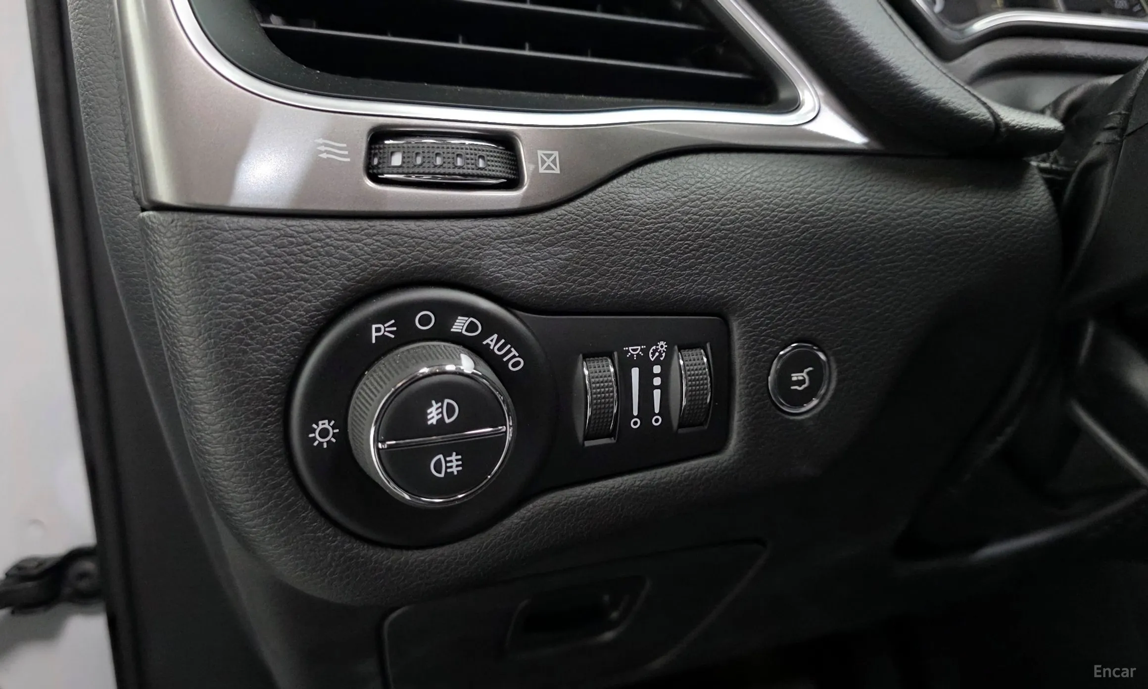 Jeep Cherokee (KL) превью 18