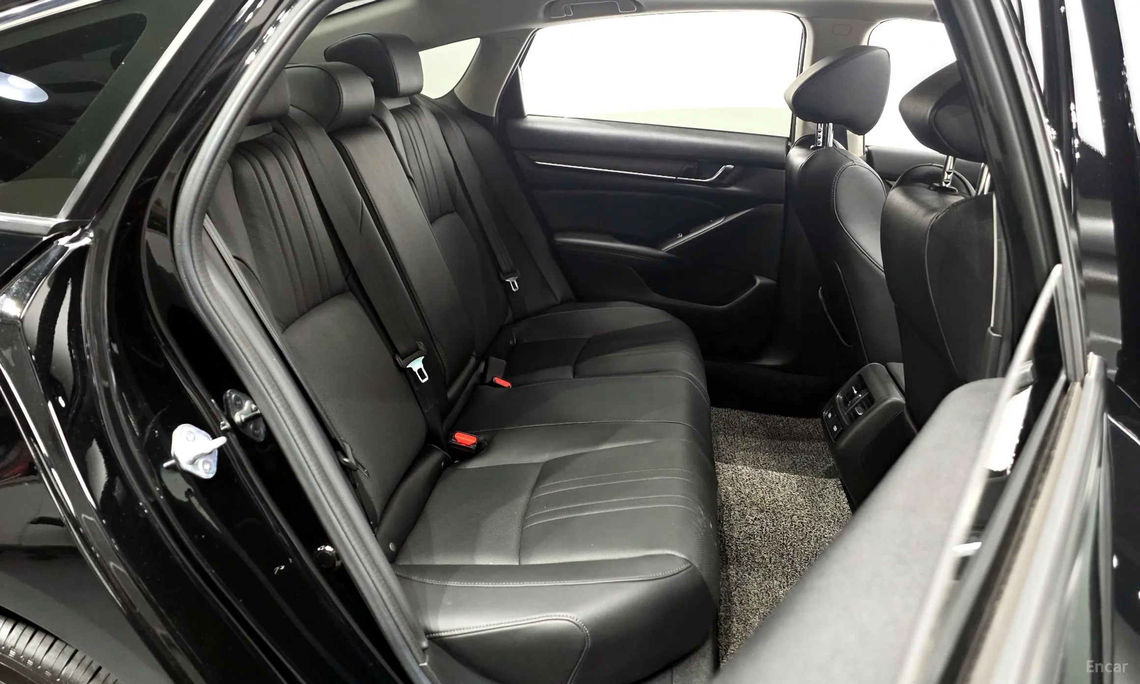 Honda Accord 10th Generation превью 11