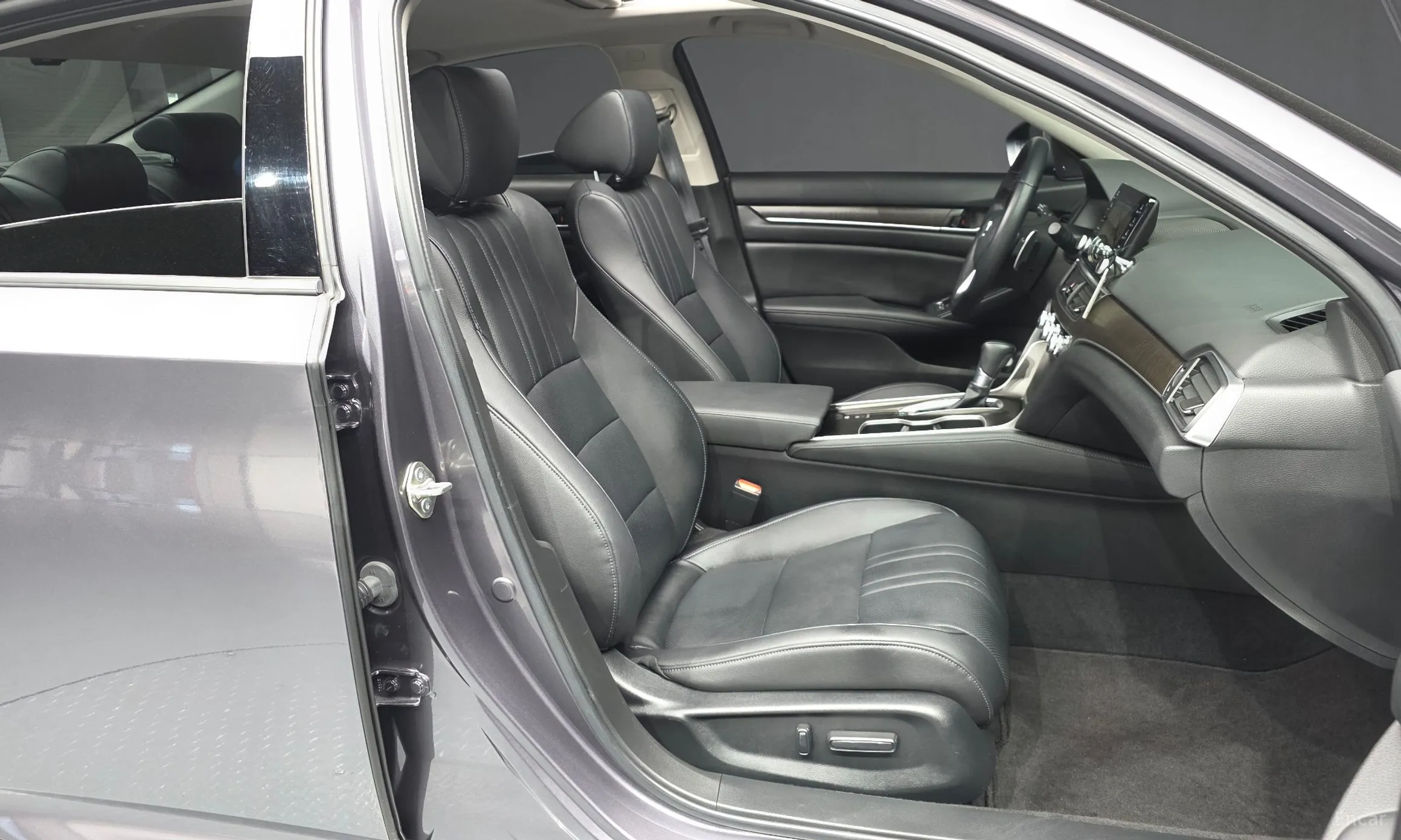 Honda Accord 10th Generation превью 11
