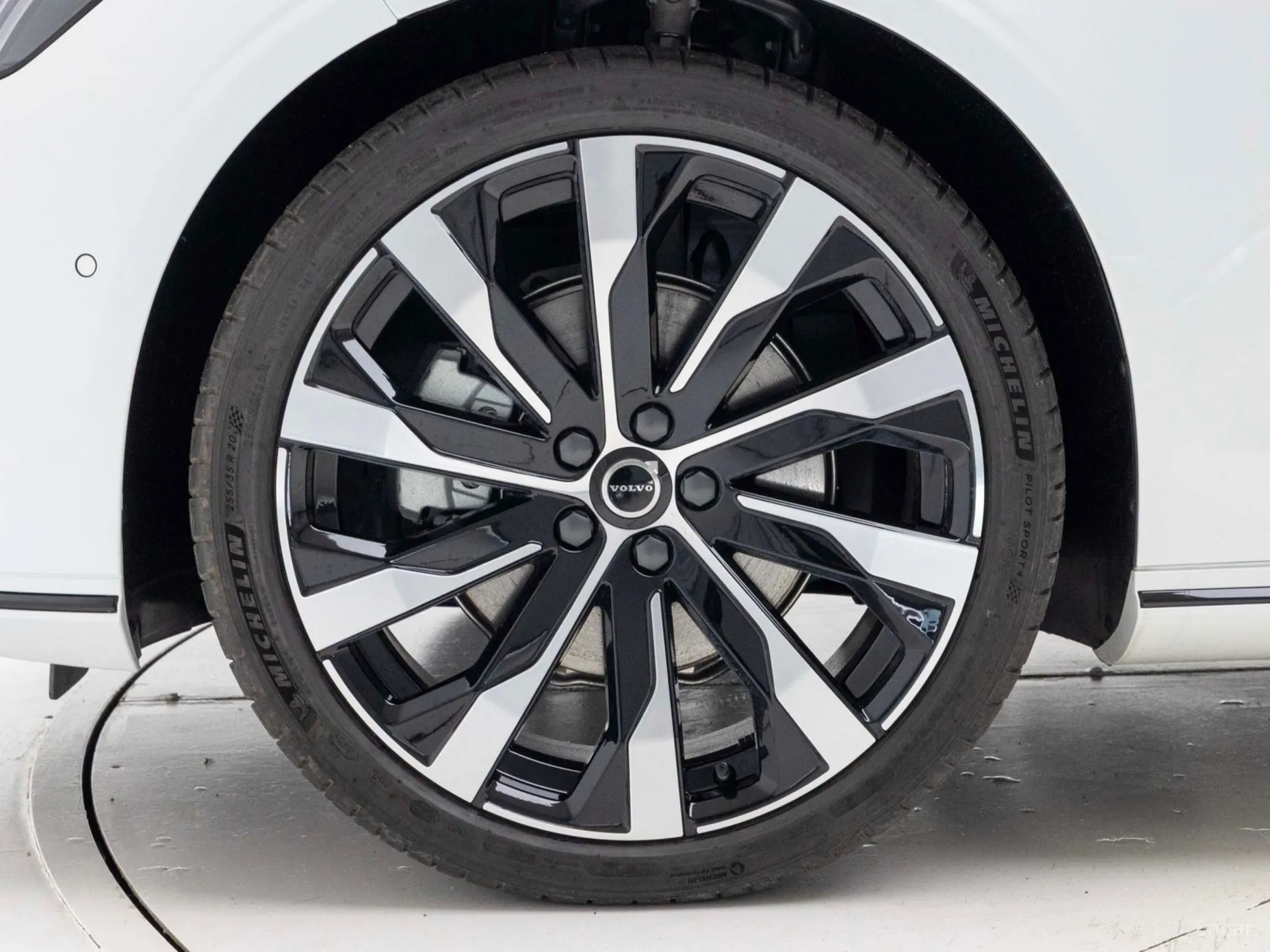 Volvo S90 превью 5