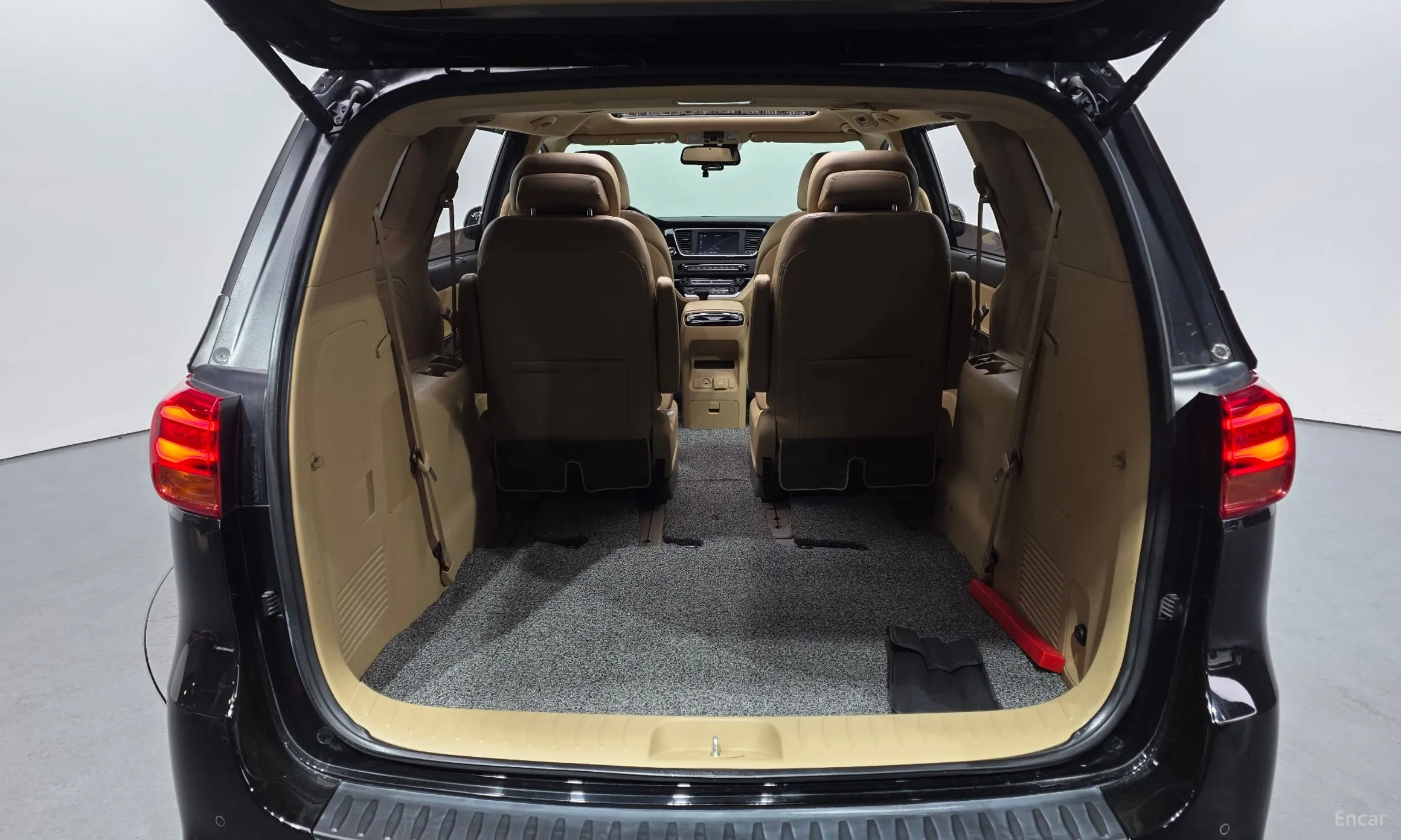 Kia Carnival превью 17