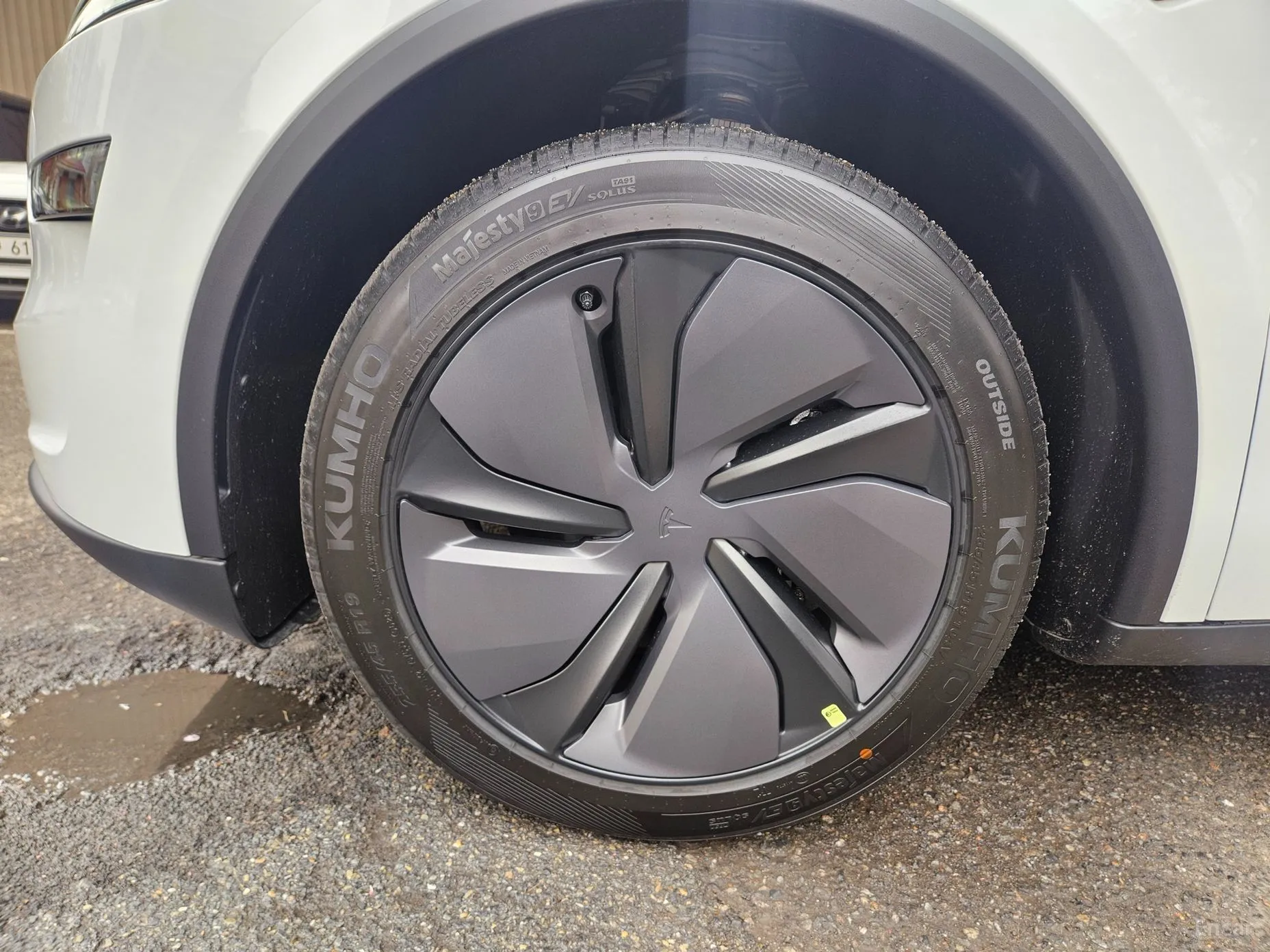 Tesla Model Y превью 5