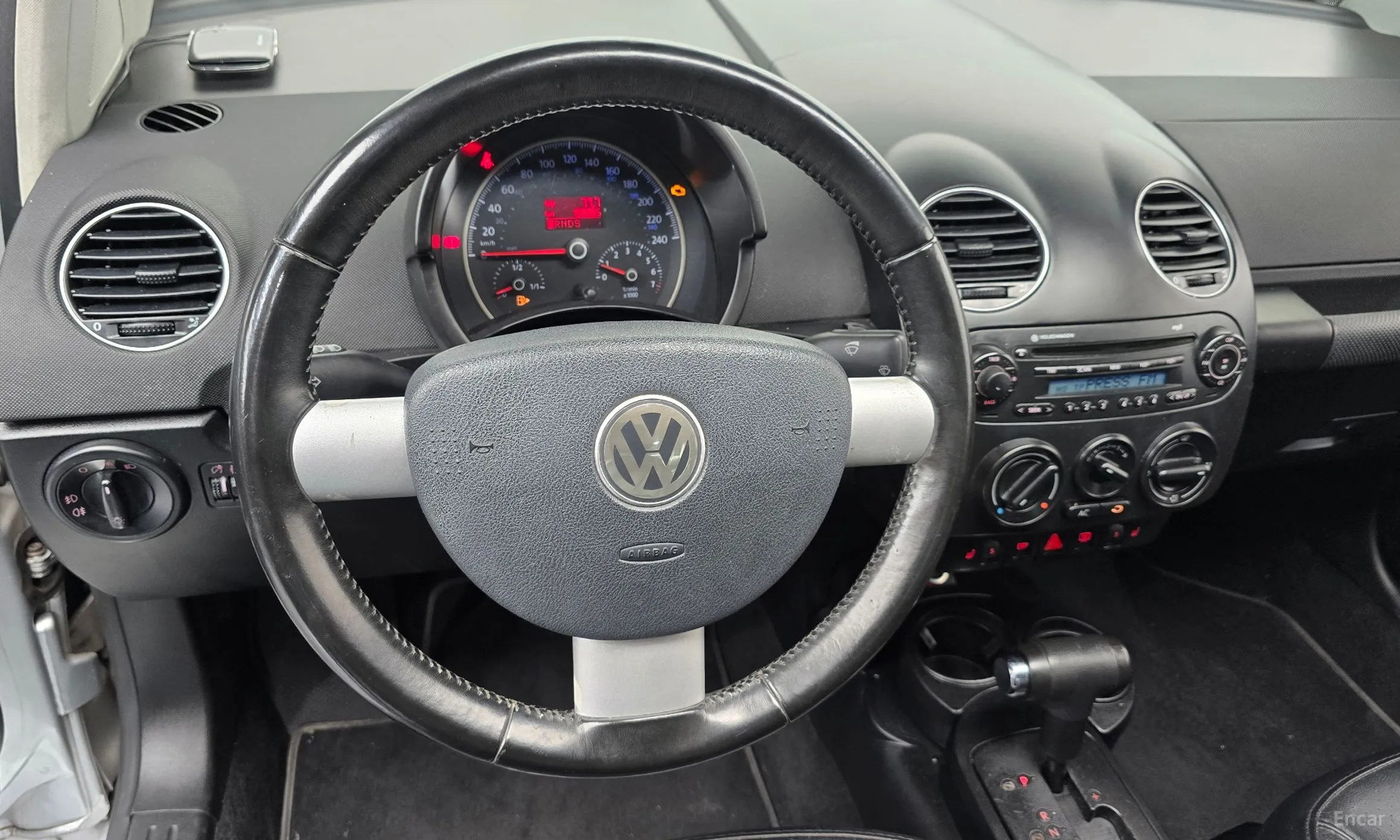 Volkswagen New Beetle превью 12