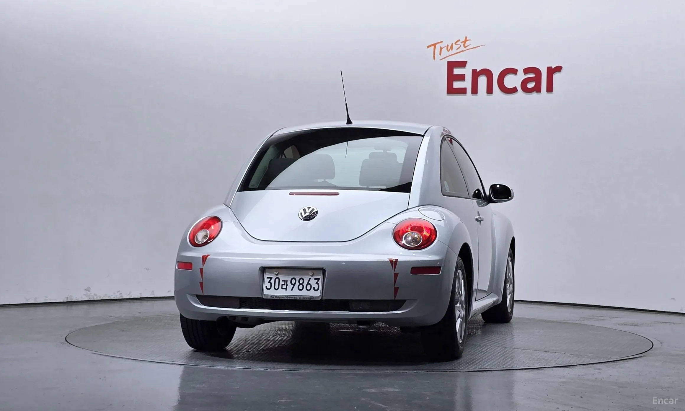 Volkswagen New Beetle превью 4