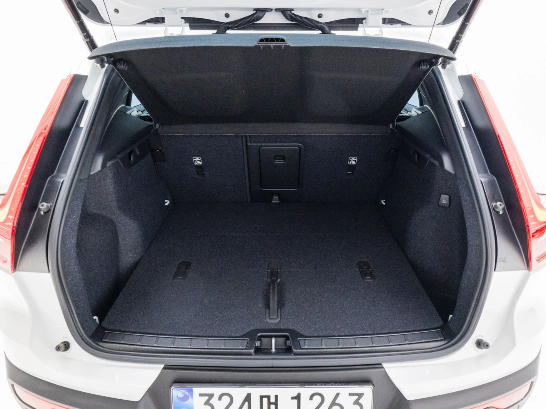 Volvo XC40 превью 17