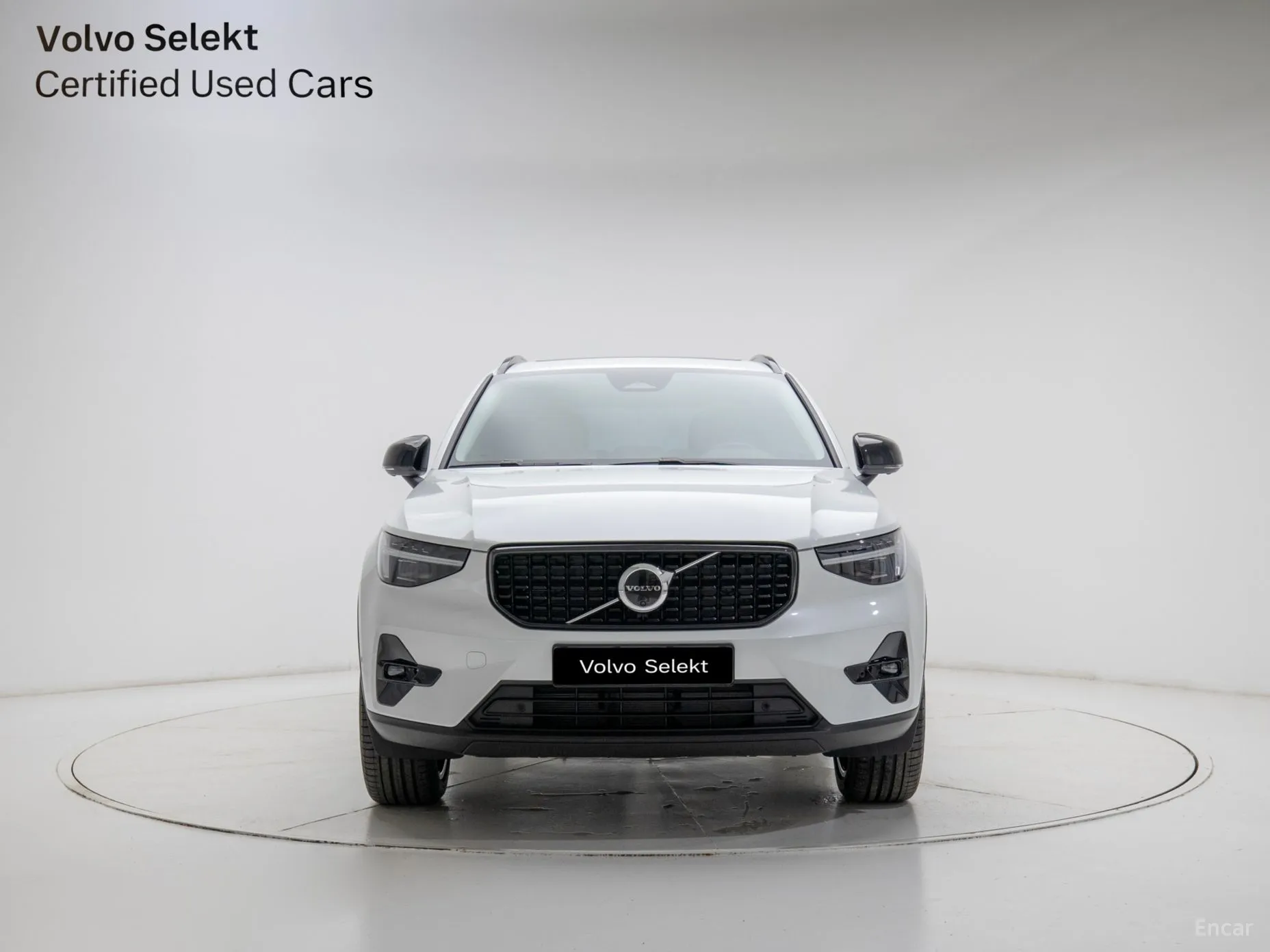 Volvo XC40 превью 3