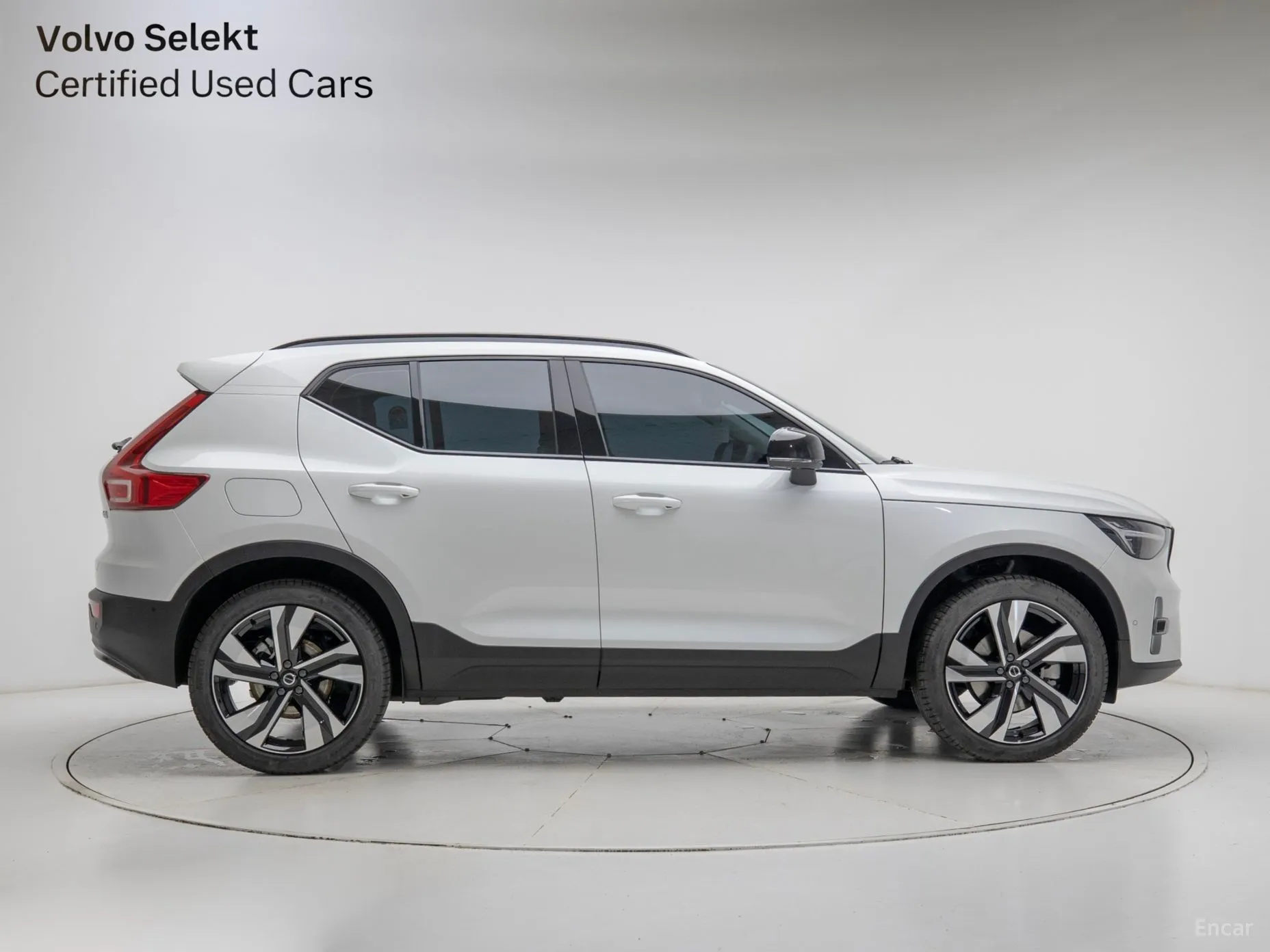 Volvo XC40 превью 4