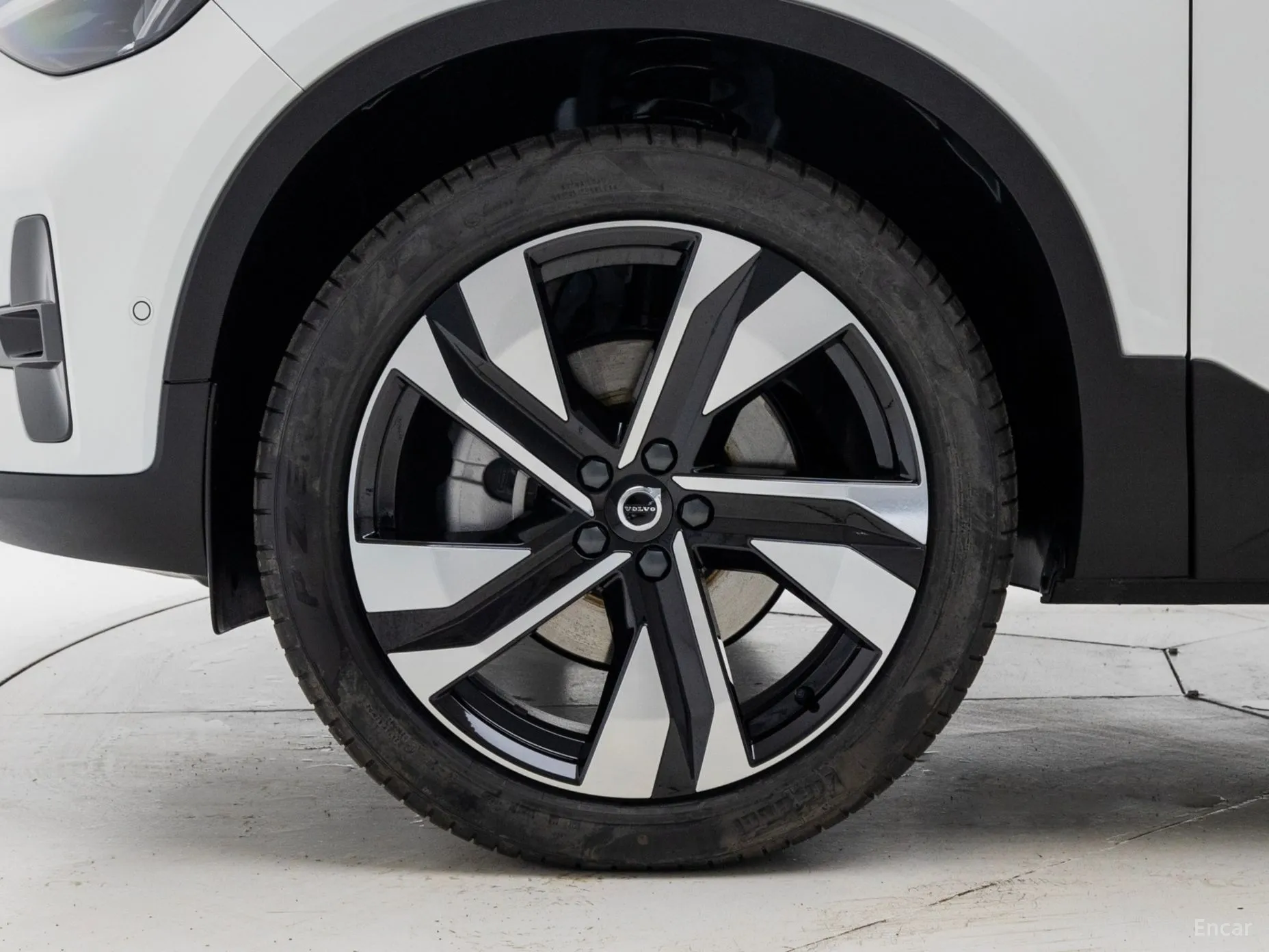 Volvo XC40 превью 5